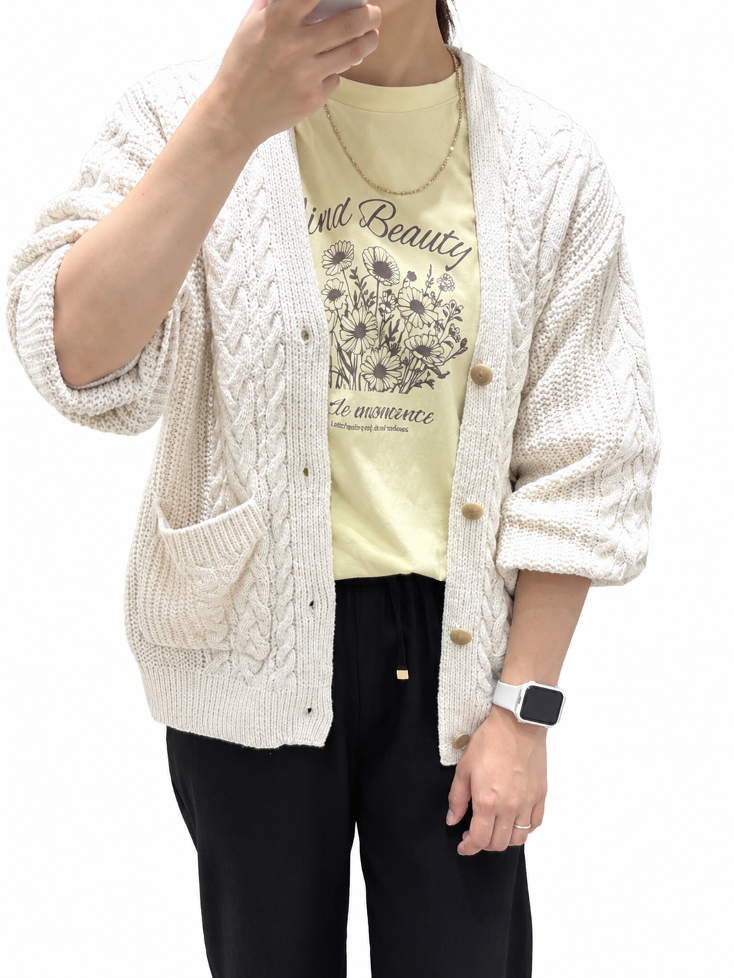 donpiさんの「SHOO･LA･RUE｜【洗濯機可】もこもちモールケーブル Vネックカーディガン」を使ったコーディネート
