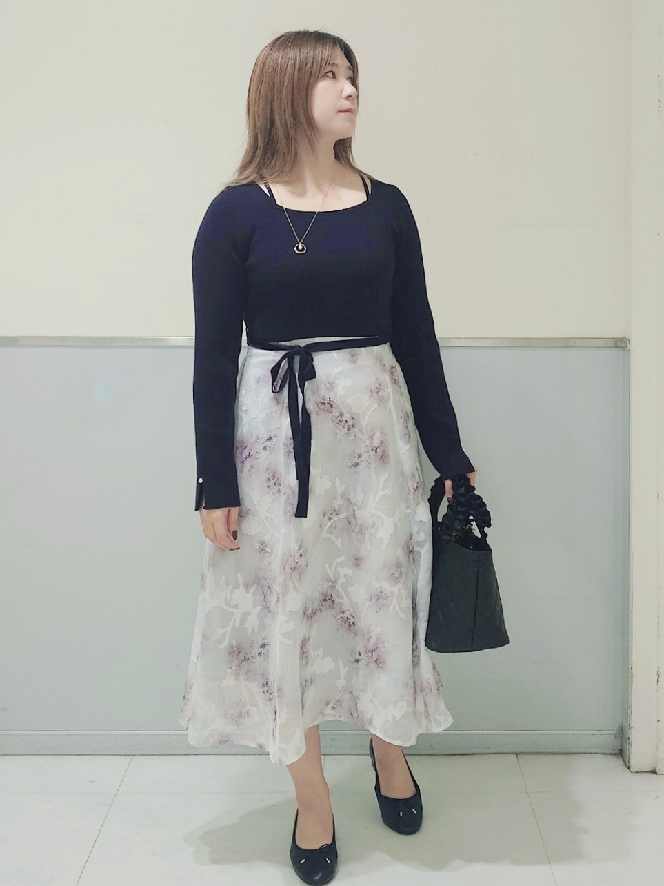 NONさんの「index｜【植草美幸先生が指南する好印象スタイル】フラワージャカードドッキングニットワンピース≪洗濯機OK≫」を使ったコーディネート