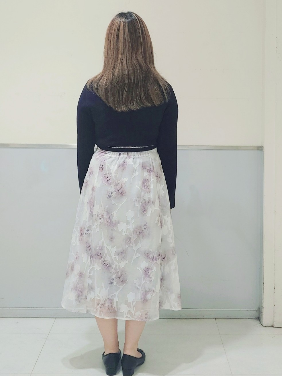 NONさんの「index｜【植草美幸先生が指南する好印象スタイル】フラワージャカードドッキングニットワンピース≪洗濯機OK≫」を使ったコーディネート