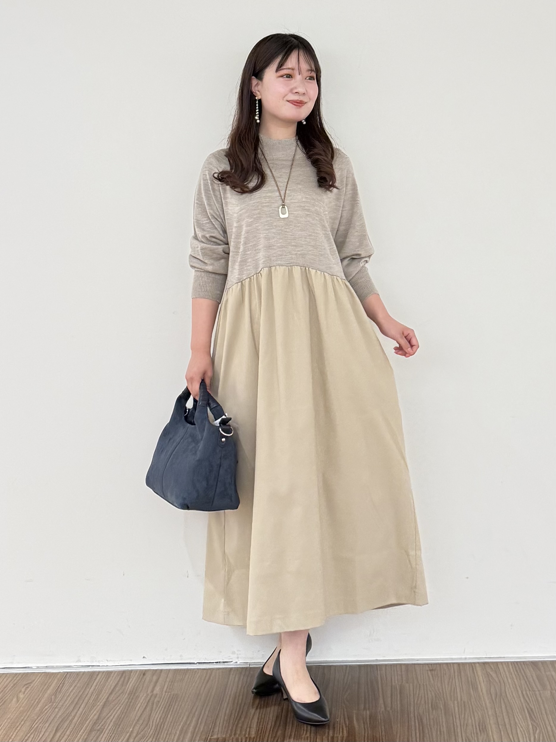 いくみさんの「INDIVI｜【1枚でコーデ完成！／体型カバー】布帛コンビウール混ニットワンピース」を使ったコーディネート