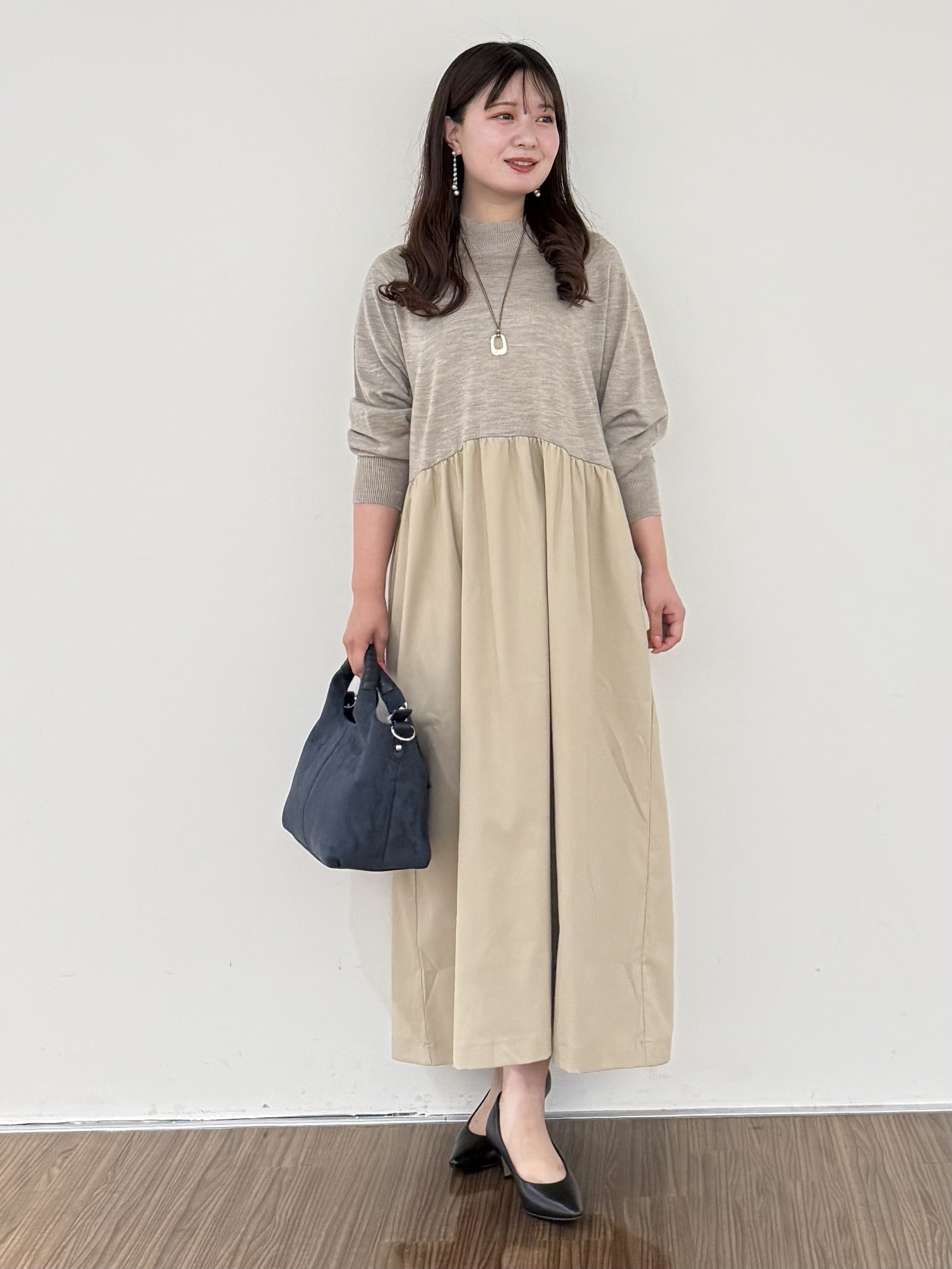 いくみさんの「INDIVI｜【1枚でコーデ完成！／体型カバー】布帛コンビウール混ニットワンピース」を使ったコーディネート
