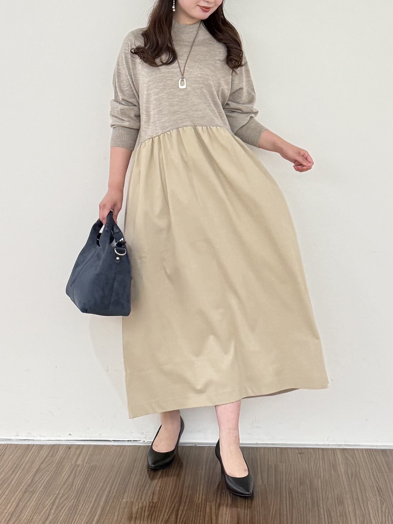 いくみさんの「INDIVI｜【1枚でコーデ完成！／体型カバー】布帛コンビウール混ニットワンピース」を使ったコーディネート