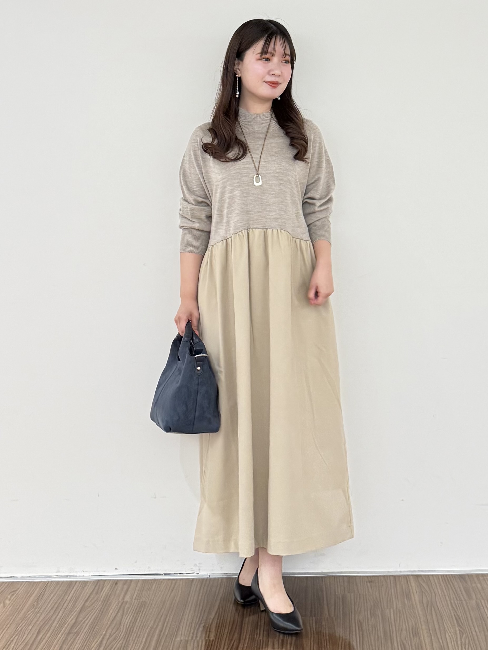 いくみさんの「INDIVI｜【1枚でコーデ完成！／体型カバー】布帛コンビウール混ニットワンピース」を使ったコーディネート