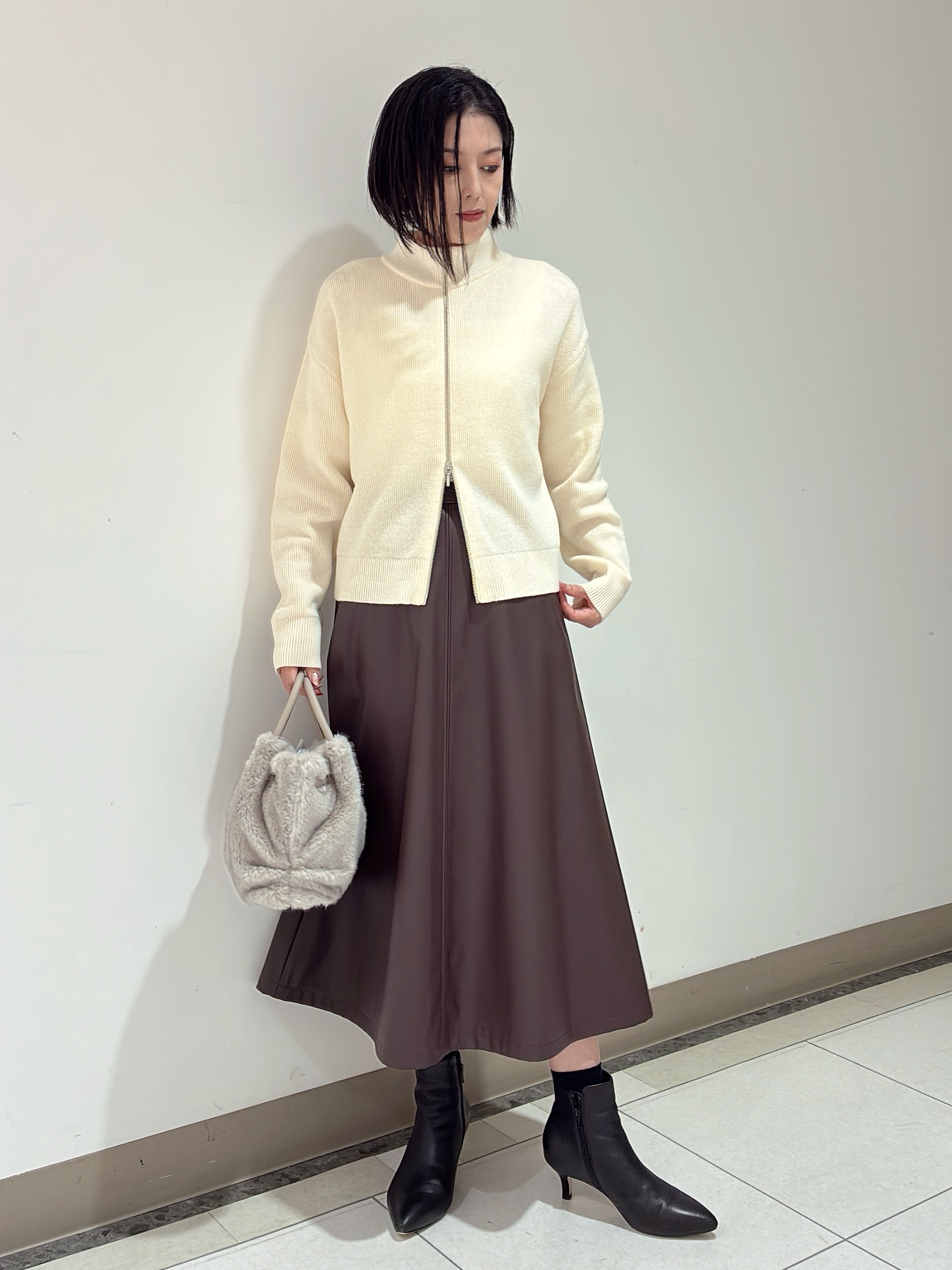 環さんの「UNTITLED｜【秋羽織り/ニット】ウールジップカーディガン」を使ったコーディネート