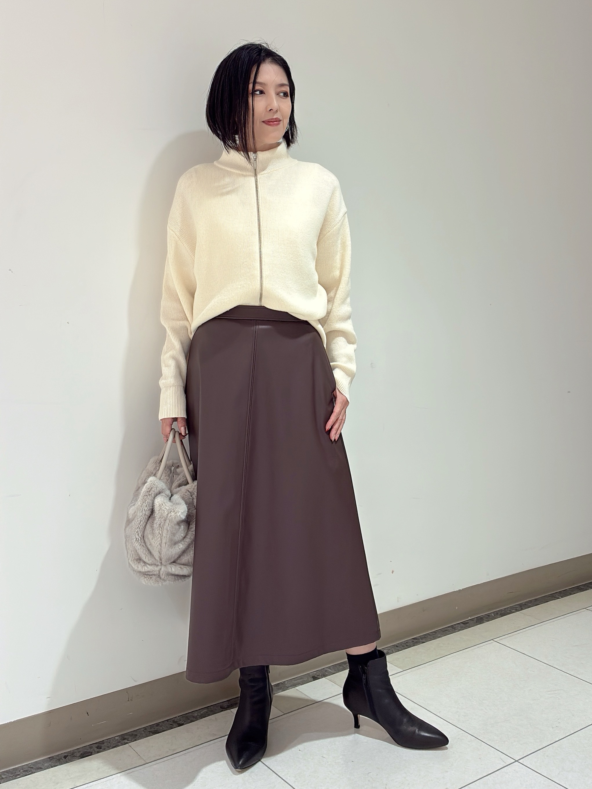 環さんの「UNTITLED｜【秋羽織り/ニット】ウールジップカーディガン」を使ったコーディネート