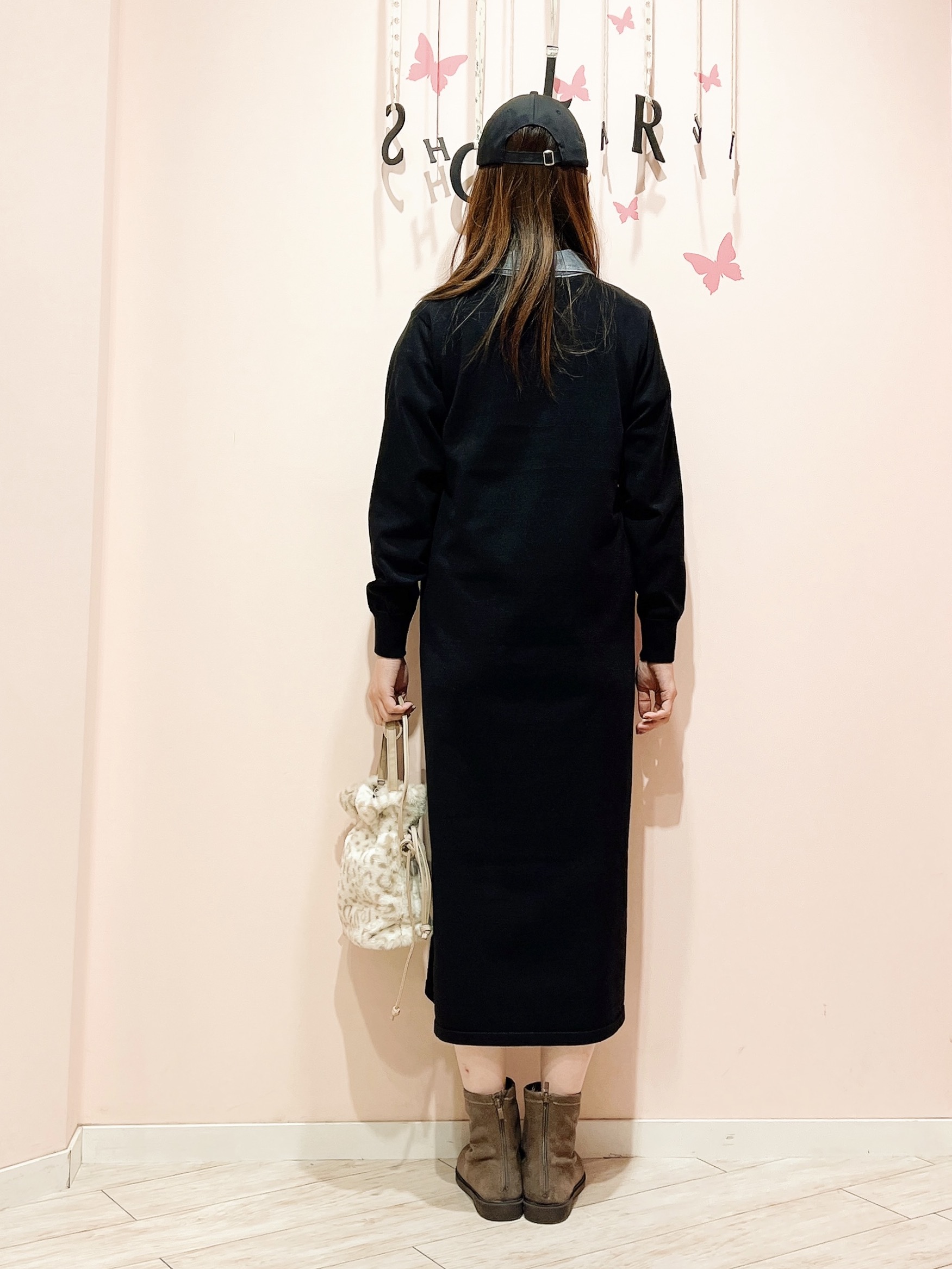Muuさんの「SHOO･LA･RUE｜【S-LL/洗濯機可】金ボタンニットでこなれ見え 襟デニムニットワンピース」を使ったコーディネート