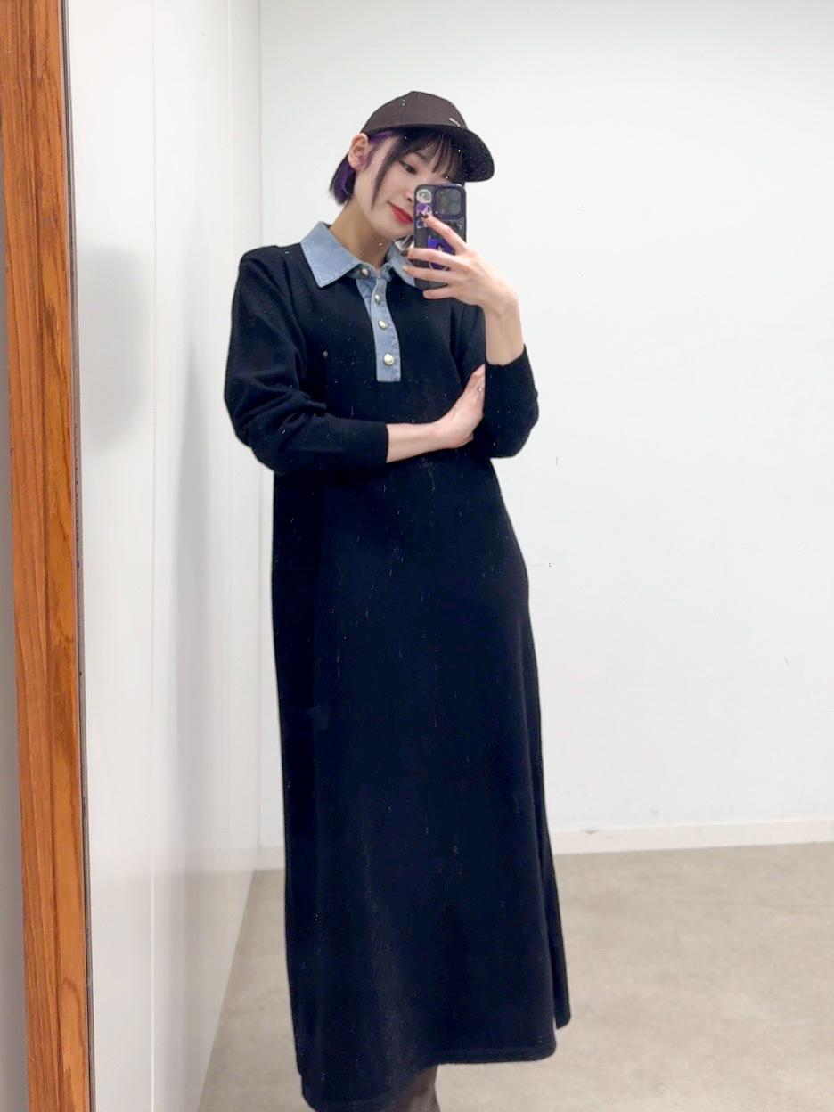 𝐜𝐡𝐢𝐤𝐚さんの「SHOO･LA･RUE｜【S-LL/洗濯機可】金ボタンニットでこなれ見え 襟デニムニットワンピース」を使ったコーディネート