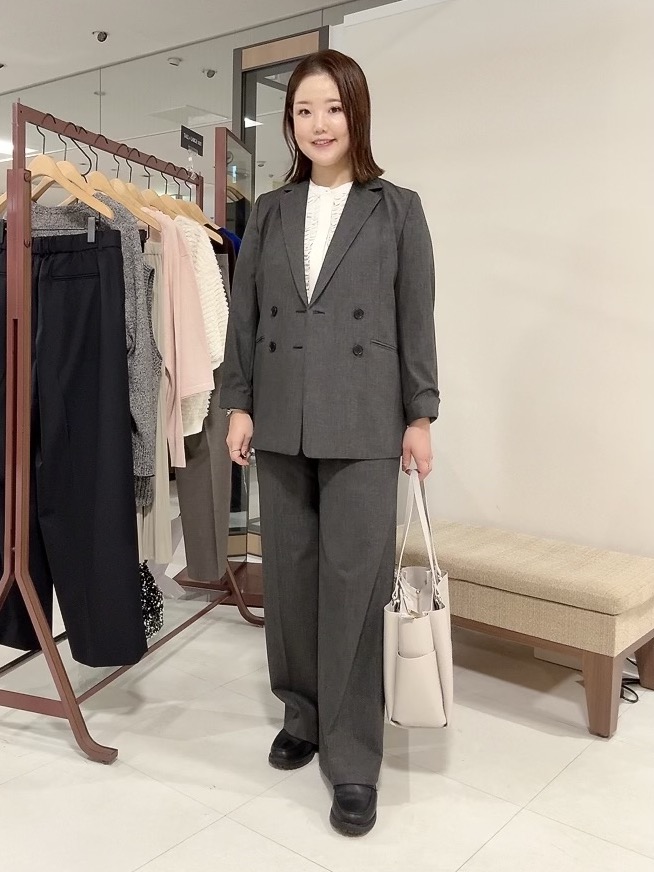 YUIさんの「UNTITLED｜【セットアップ可/秋羽織り/お仕事スーツ】ウールブレンドダブルジャケット」を使ったコーディネート