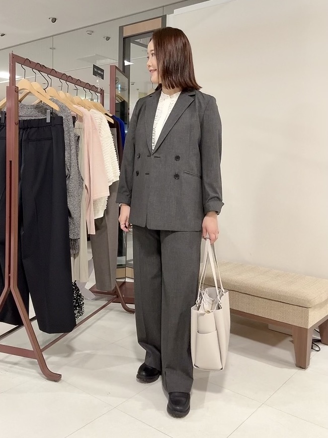 YUIさんの「UNTITLED｜【セットアップ可/秋羽織り/お仕事スーツ】ウールブレンドダブルジャケット」を使ったコーディネート