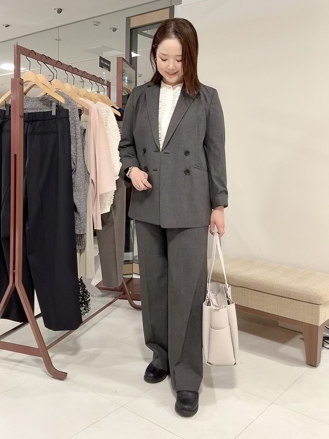 YUIさんの「UNTITLED｜【セットアップ可/秋羽織り/お仕事スーツ】ウールブレンドダブルジャケット」を使ったコーディネート