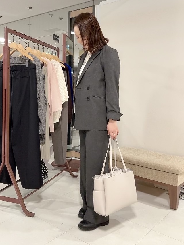 YUIさんの「UNTITLED｜【セットアップ可/秋羽織り/お仕事スーツ】ウールブレンドダブルジャケット」を使ったコーディネート