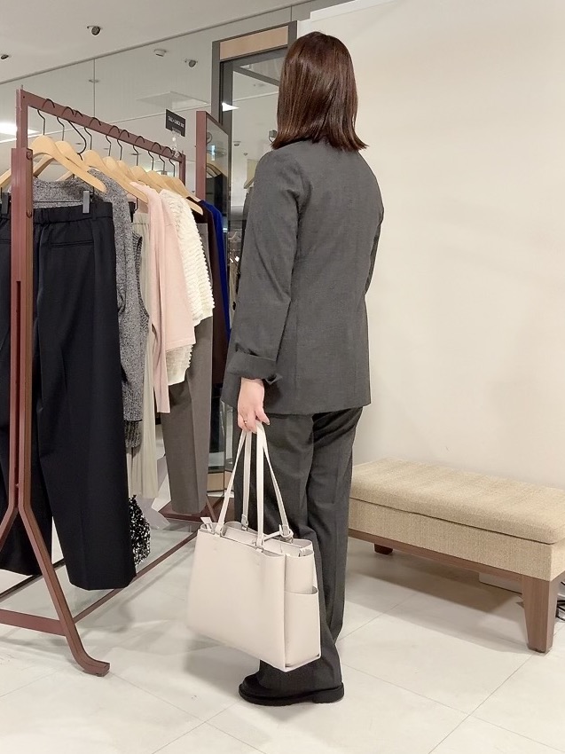 YUIさんの「UNTITLED｜【セットアップ可/秋羽織り/お仕事スーツ】ウールブレンドダブルジャケット」を使ったコーディネート