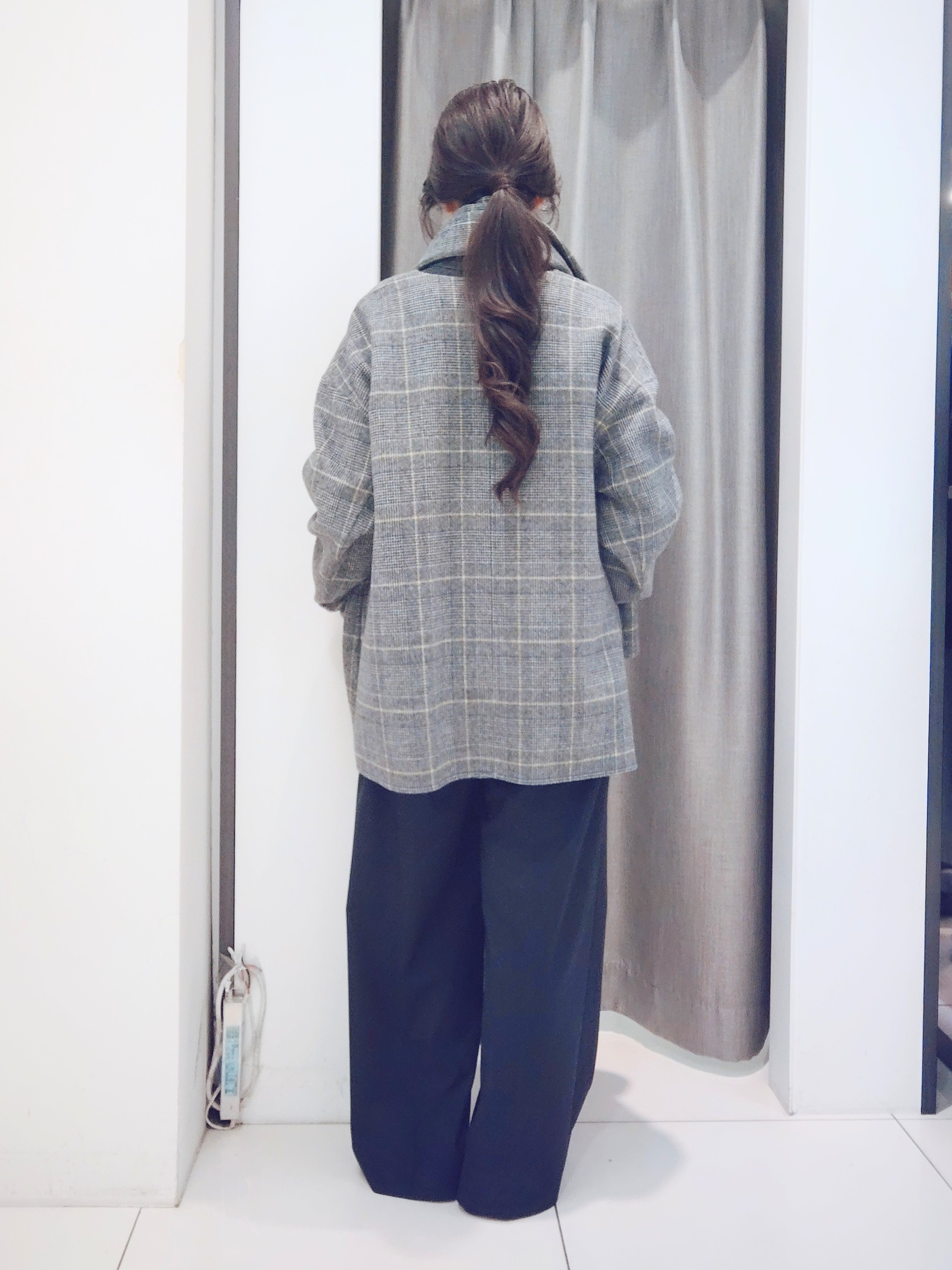 YABUさんの「UNTITLED｜【きれいめカジュアル】スウェットライクニットプルオーバー」を使ったコーディネート