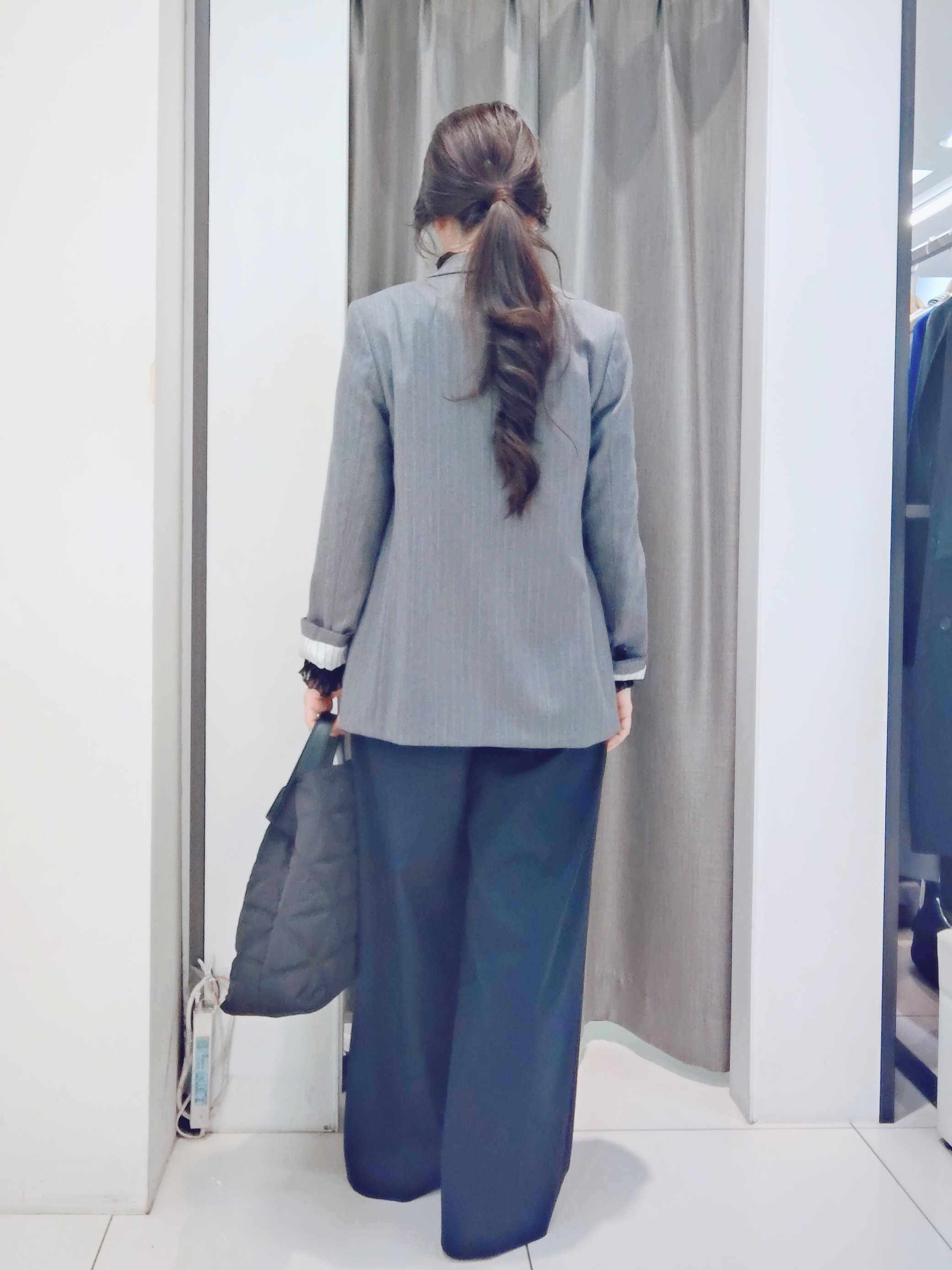 YABUさんの「UNTITLED｜【重ね着レイヤード】レースハイネックトップス」を使ったコーディネート