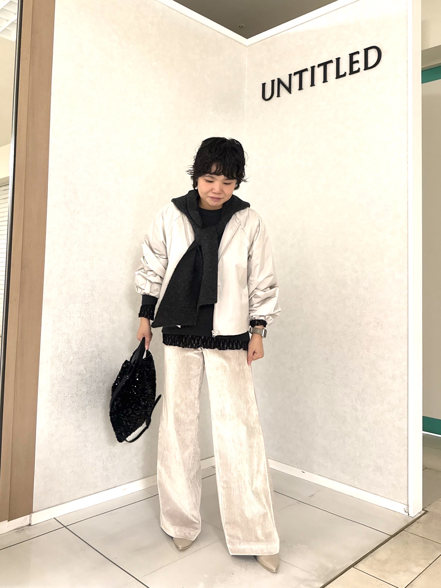 かなこさんの「UNTITLED｜【きれいめカジュアル】スウェットライクニットプルオーバー」を使ったコーディネート