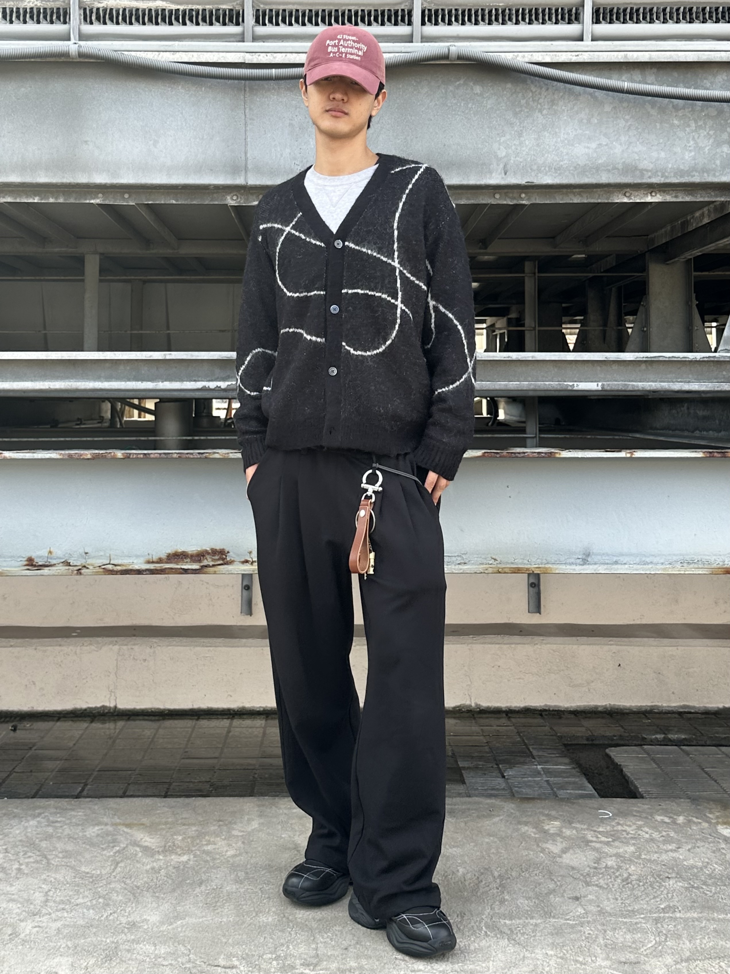 KOHEIさんの「tk.TAKEO KIKUCHI｜シャギーラインアートカーディガン」を使ったコーディネート