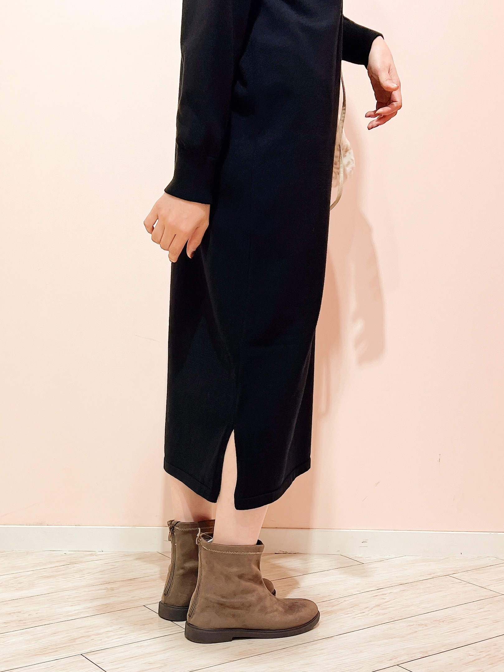 Muuさんの「SHOO･LA･RUE｜【S-LL/洗濯機可】金ボタンニットでこなれ見え 襟デニムニットワンピース」を使ったコーディネート