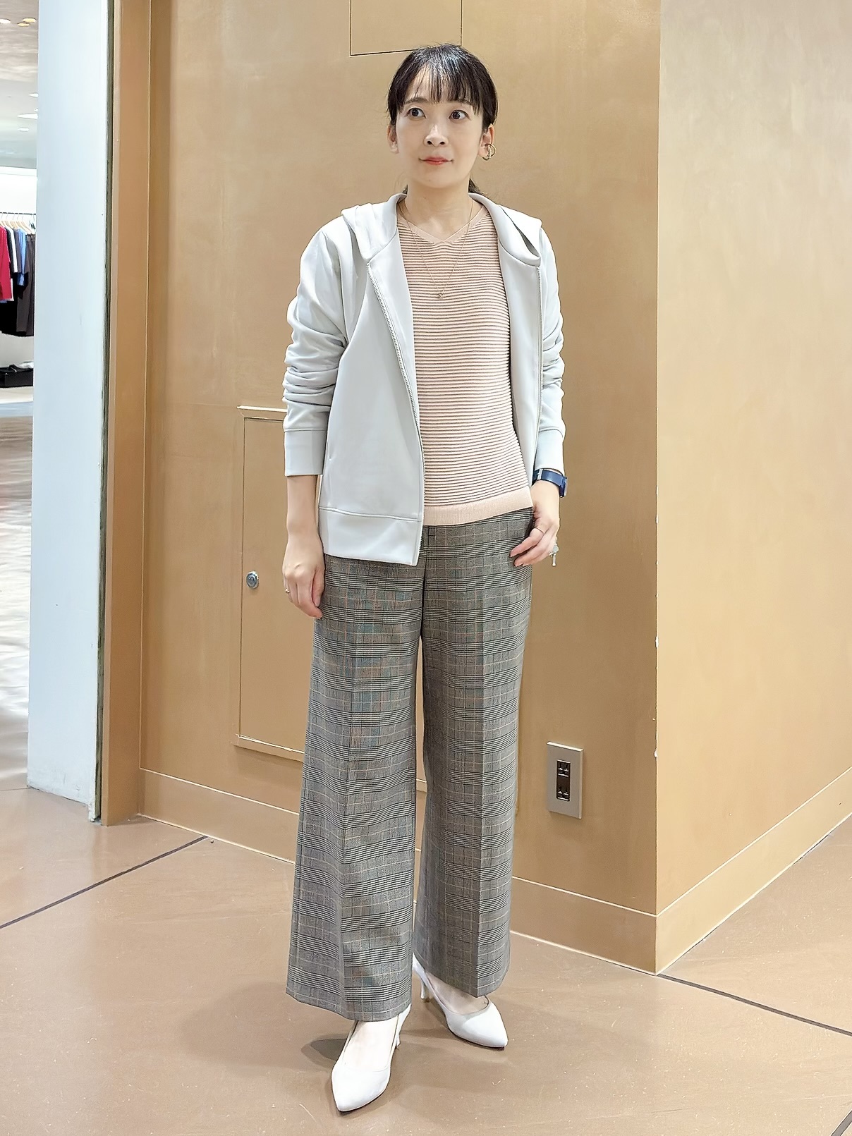 hattoriさんの「INDIVI｜【洗濯機OK／ストレッチ◎】ストレートワイドパンツ」を使ったコーディネート