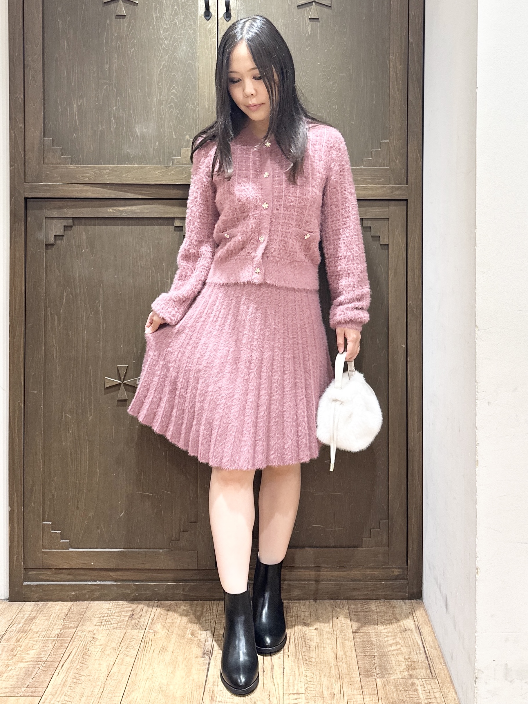 kanaさんの「index｜【セットアップ】ツィード調フラワーボタンカーディガン《洗濯機OK／抗ピル》」を使ったコーディネート