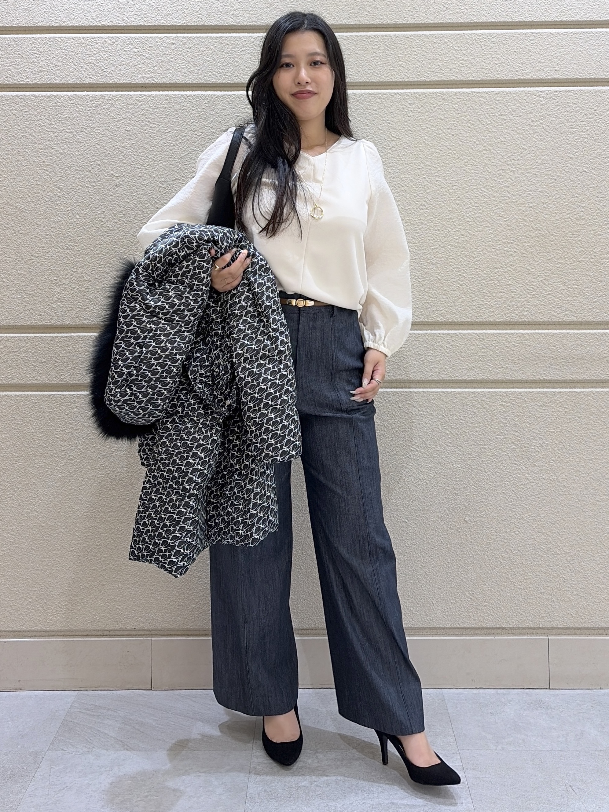 Momokaさんの「COUP DE CHANCE｜【手洗い可／日本製】異素材コンビカットソー」を使ったコーディネート