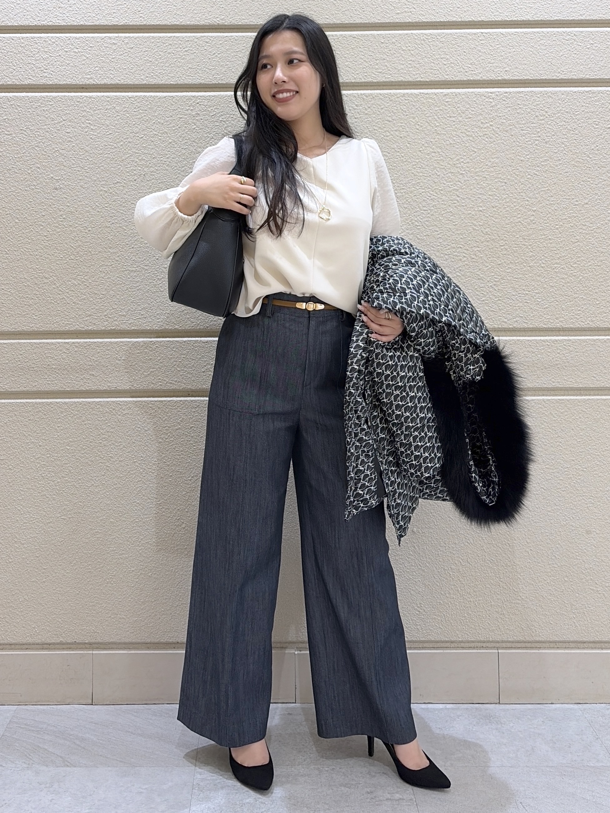 Momokaさんの「COUP DE CHANCE｜【手洗い可／日本製】異素材コンビカットソー」を使ったコーディネート