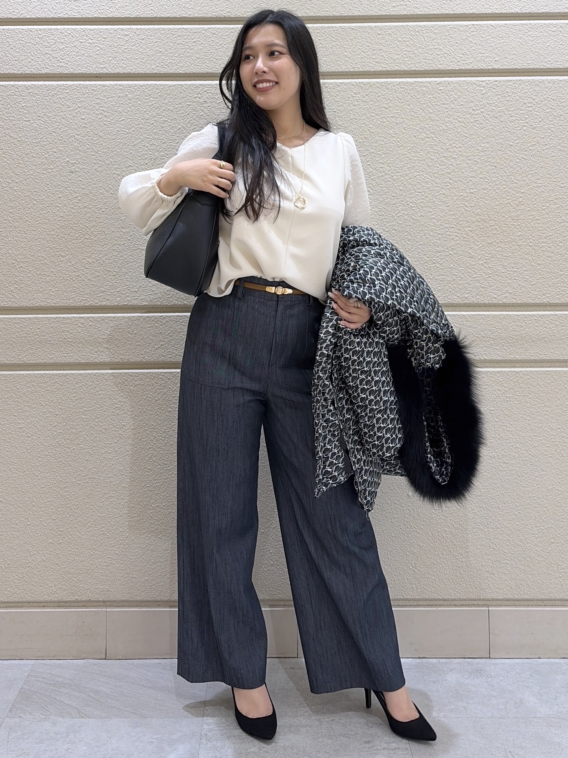 Momokaさんの「COUP DE CHANCE｜【手洗い可／日本製】異素材コンビカットソー」を使ったコーディネート