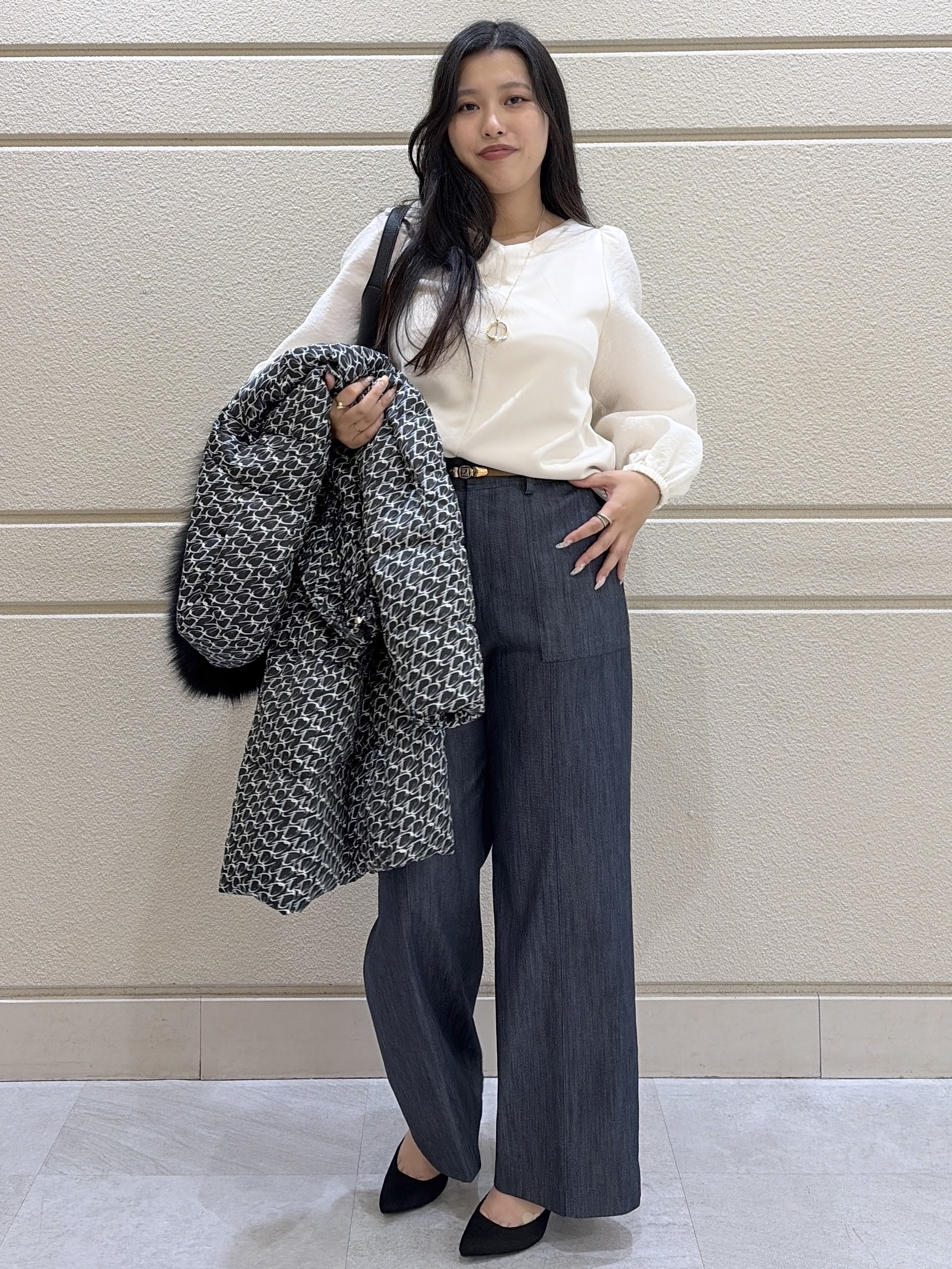 Momokaさんの「COUP DE CHANCE｜【手洗い可／日本製】異素材コンビカットソー」を使ったコーディネート