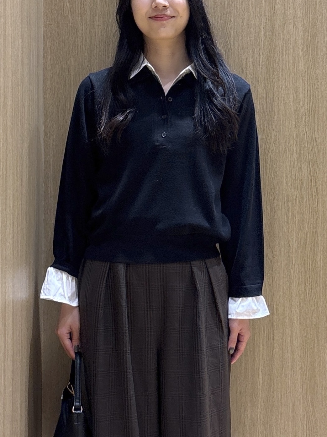 sachikoさんの「OPAQUE.CLIP｜シャツレイヤード風ポロニット【洗濯機OK】」を使ったコーディネート