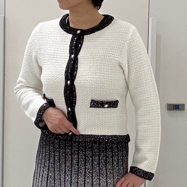 hIさんの「COUP DE CHANCE｜【手洗い可／日本製】グラデニットワンピース」を使ったコーディネート