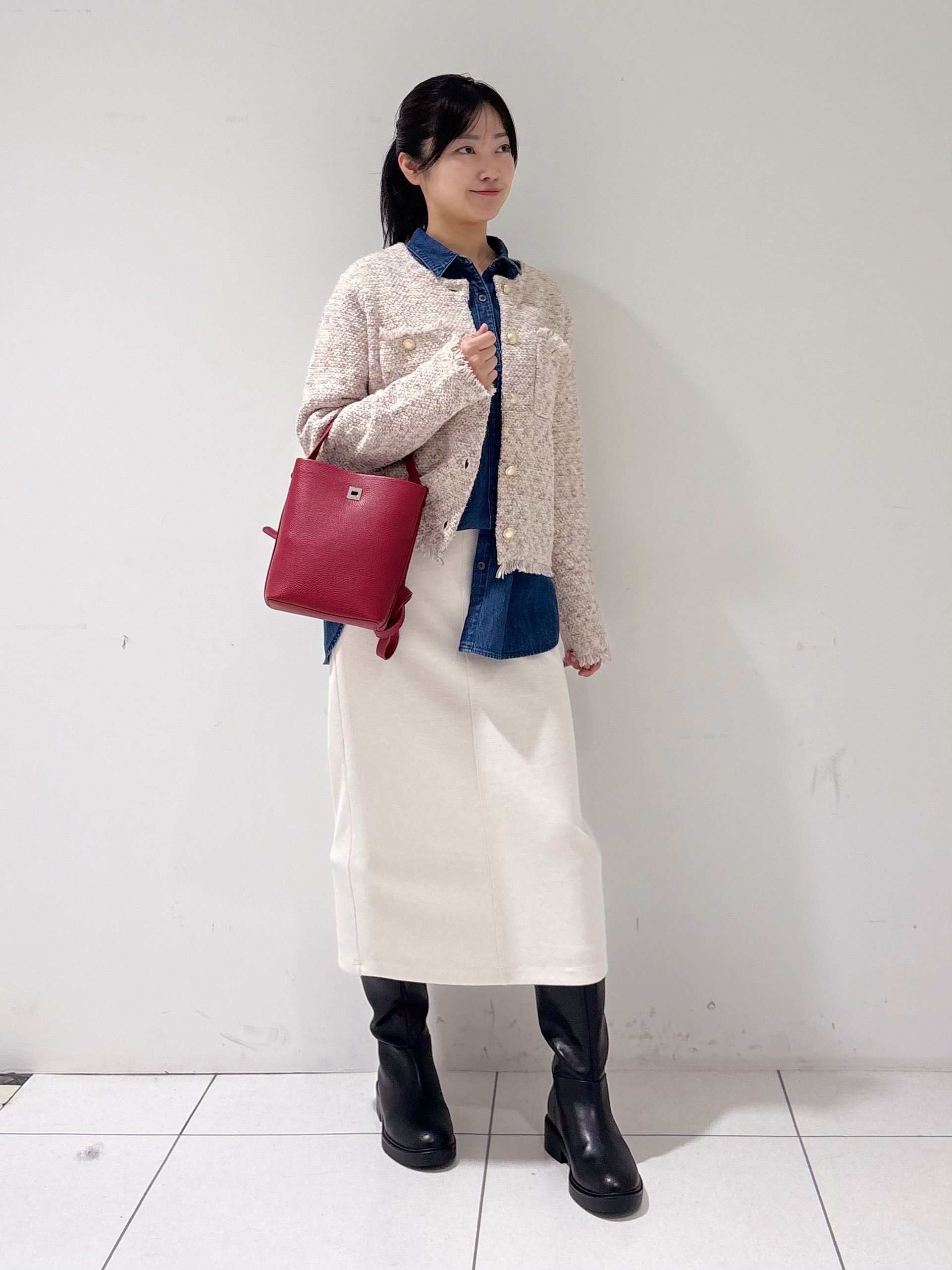 momokoさんの「INDIVI｜【華やか／ラメ】ミックスツイード ニットジャケット」を使ったコーディネート