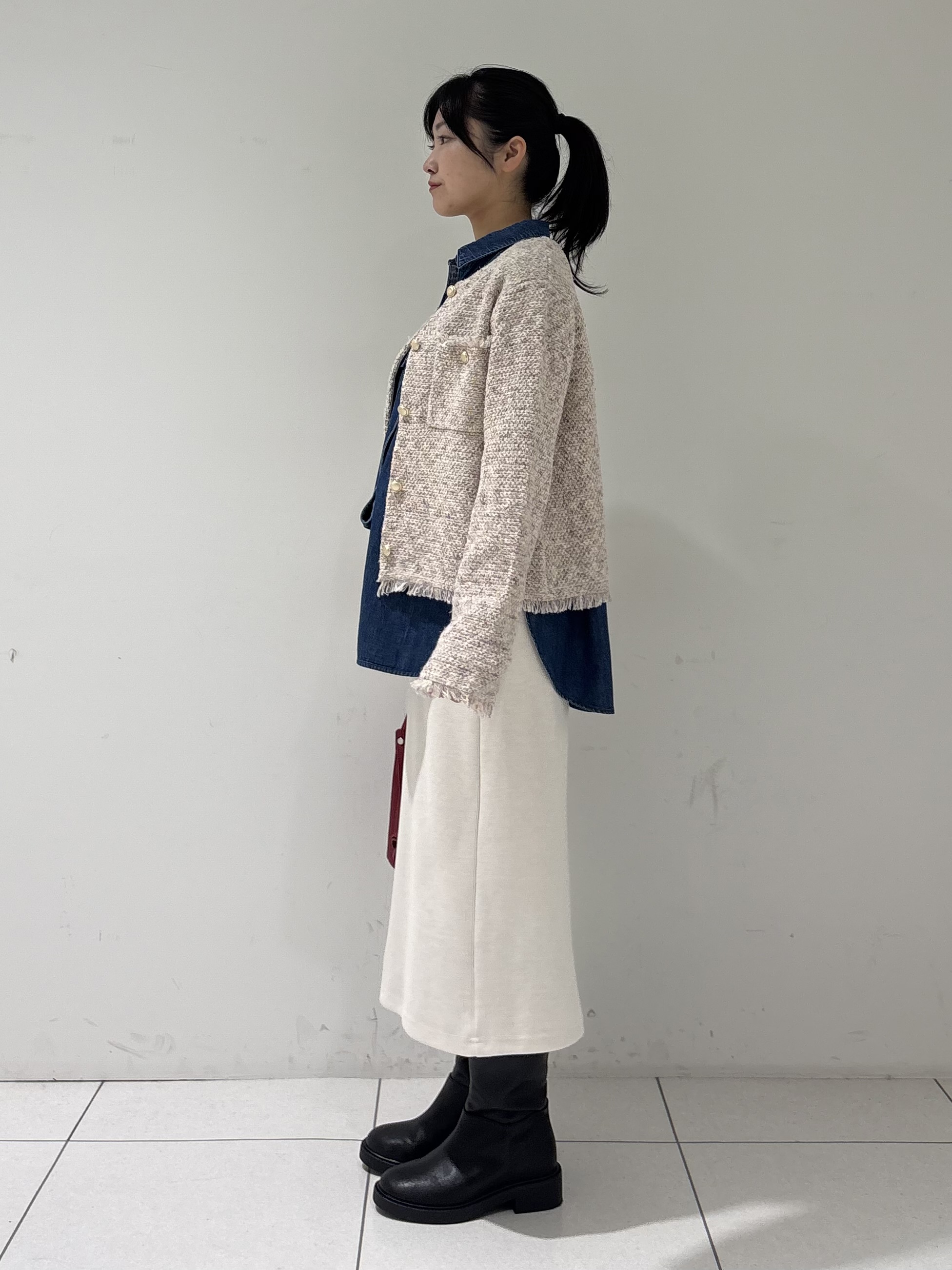 momokoさんの「INDIVI｜【華やか／ラメ】ミックスツイード ニットジャケット」を使ったコーディネート