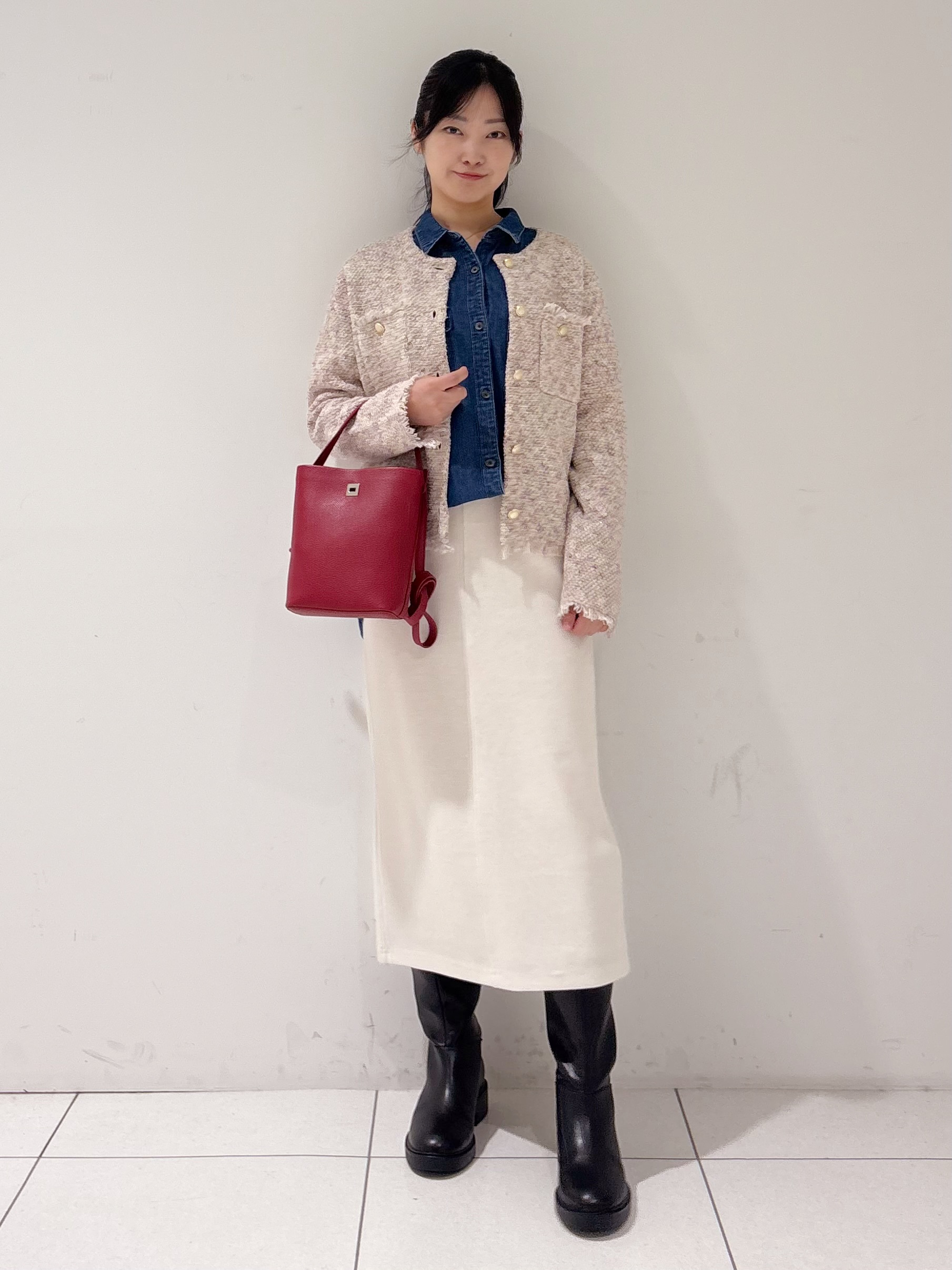 momokoさんの「INDIVI｜【華やか／ラメ】ミックスツイード ニットジャケット」を使ったコーディネート