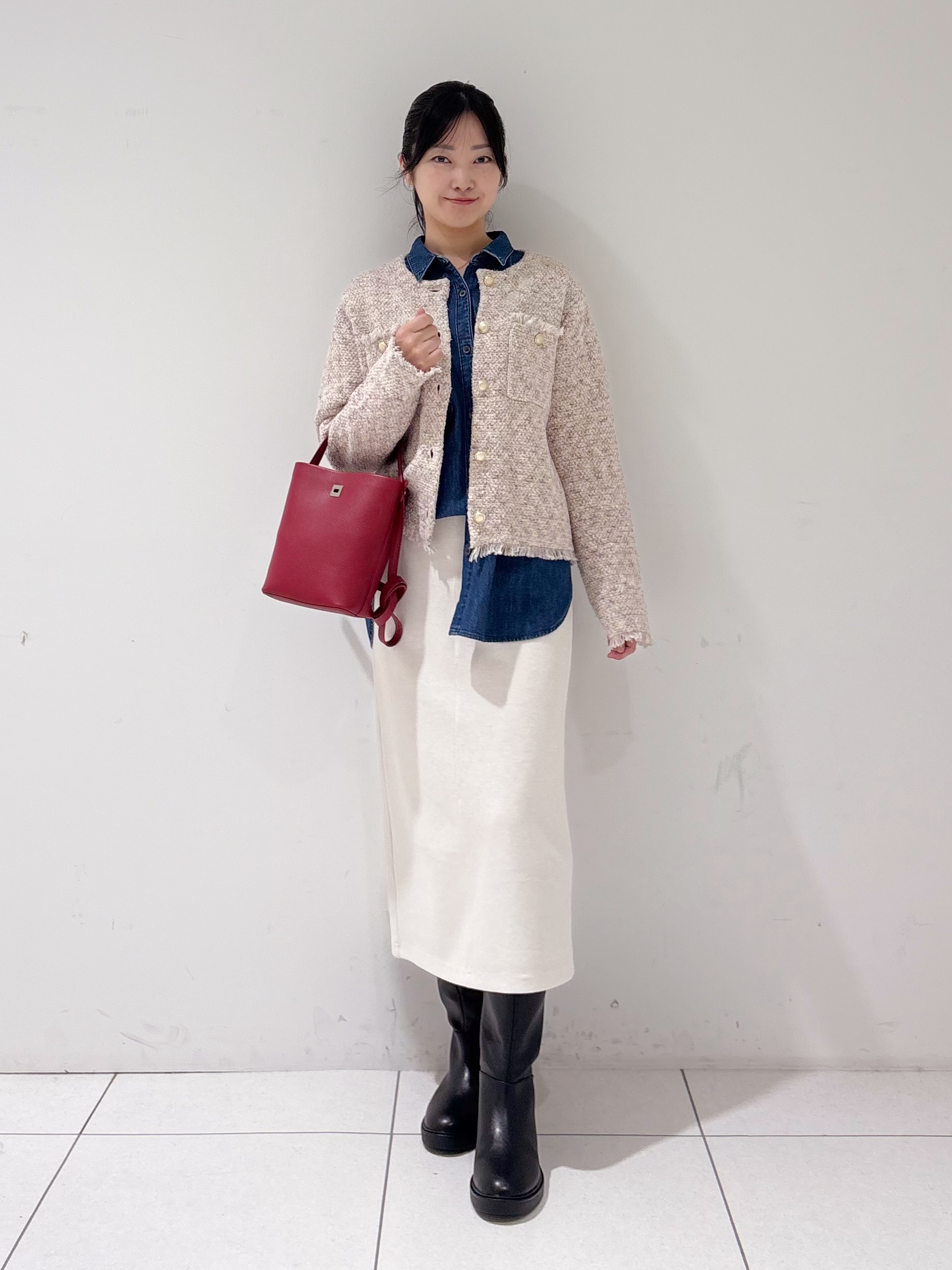 momokoさんの「INDIVI｜【華やか／ラメ】ミックスツイード ニットジャケット」を使ったコーディネート
