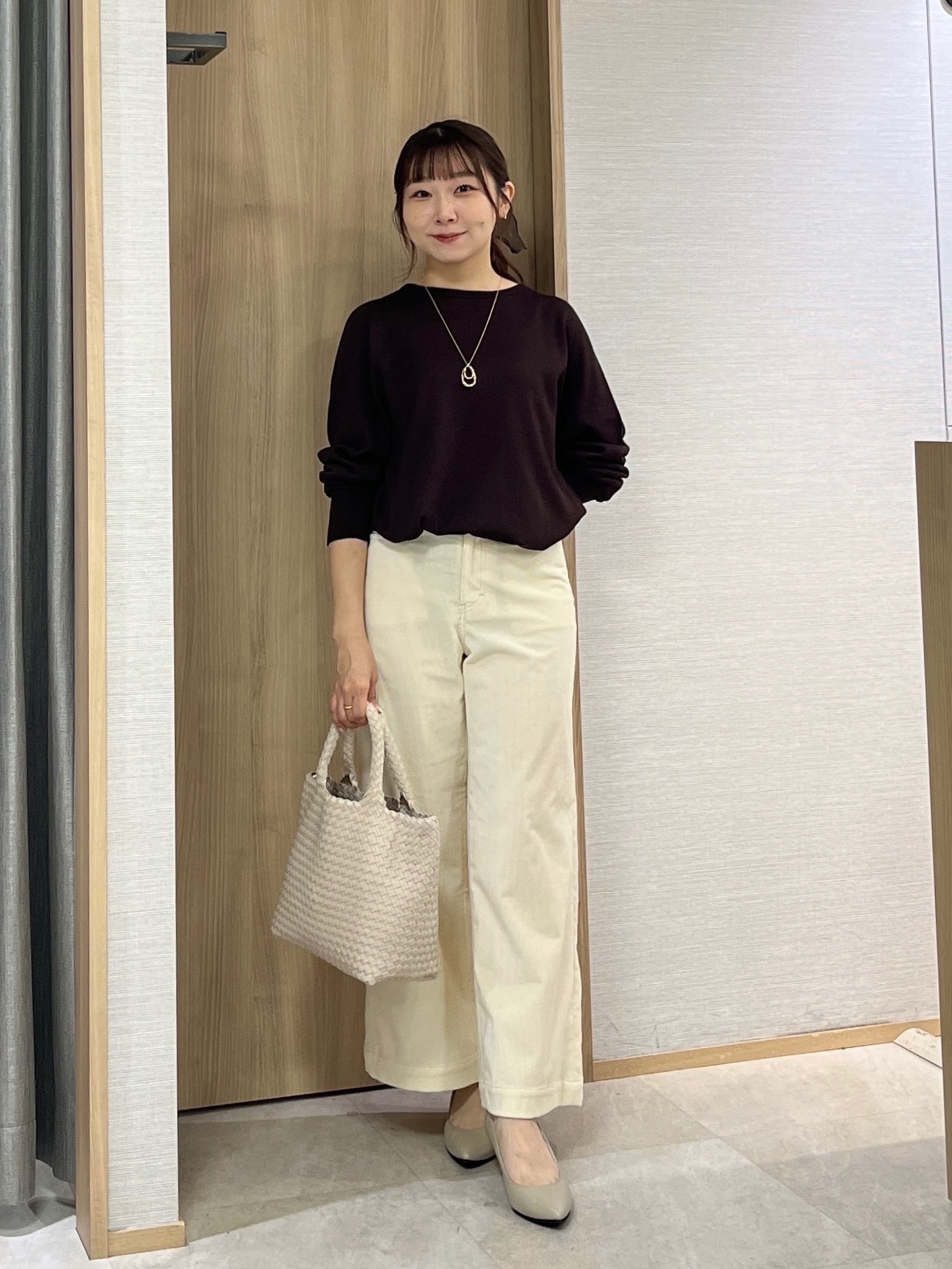 KAHOさんの「UNTITLED｜【シルク混/薄手ニット】Aラインシルエットニットプルオーバー」を使ったコーディネート