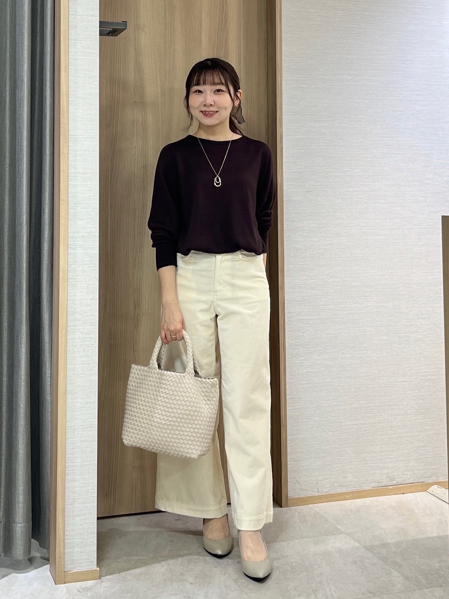 KAHOさんの「UNTITLED｜【シルク混/薄手ニット】Aラインシルエットニットプルオーバー」を使ったコーディネート