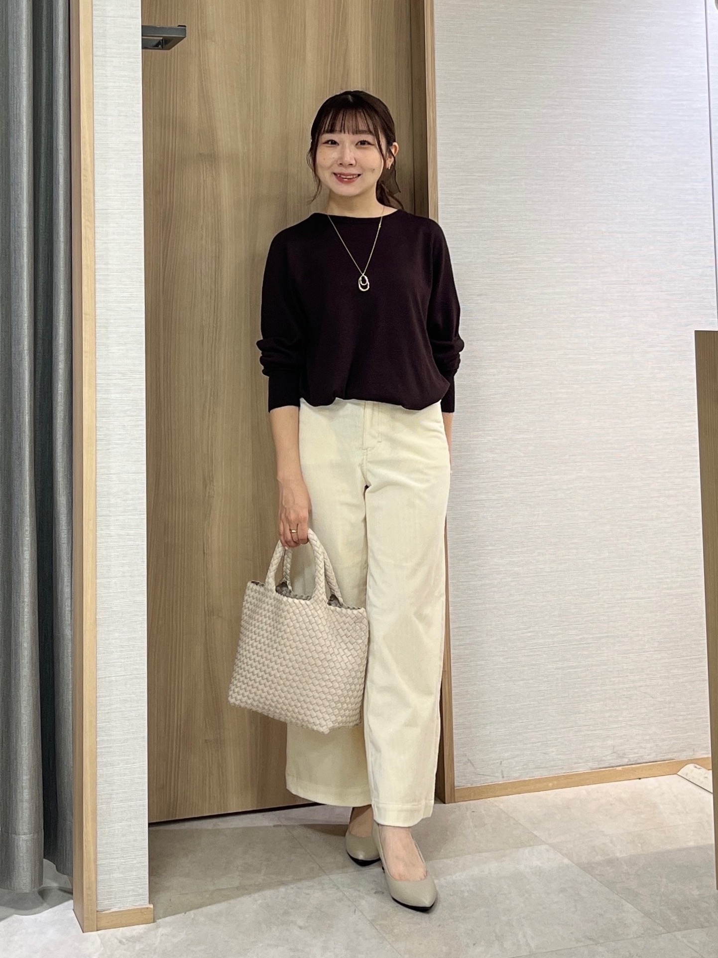 KAHOさんの「UNTITLED｜【シルク混/薄手ニット】Aラインシルエットニットプルオーバー」を使ったコーディネート