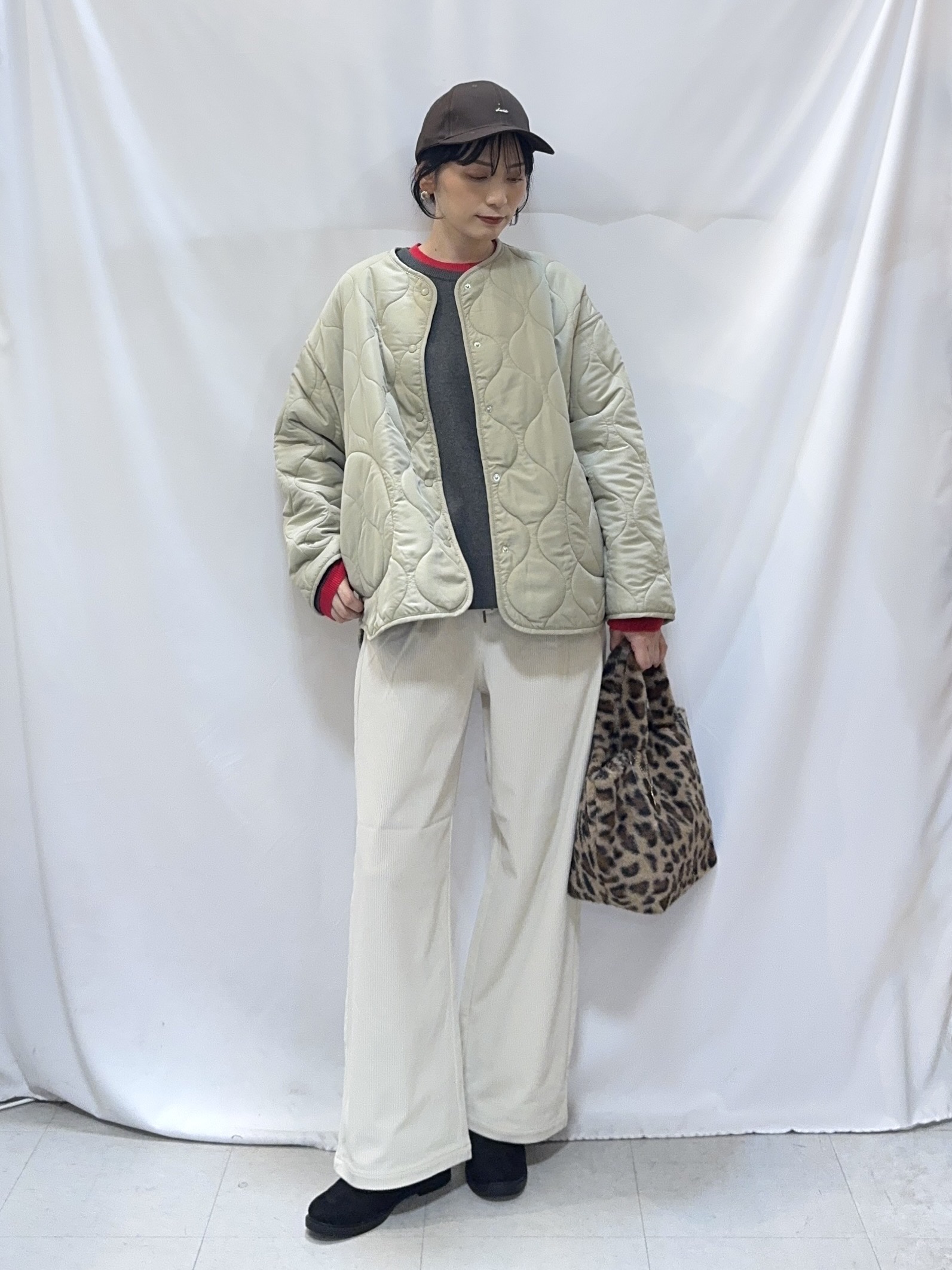 𝐇𝐢𝐫𝐨𝐦𝐢さんの「SHOO･LA･RUE｜【洗濯機可/リバーシブル/S-LL】2つの表情を楽しめる ボアキルトジャケット」を使ったコーディネート