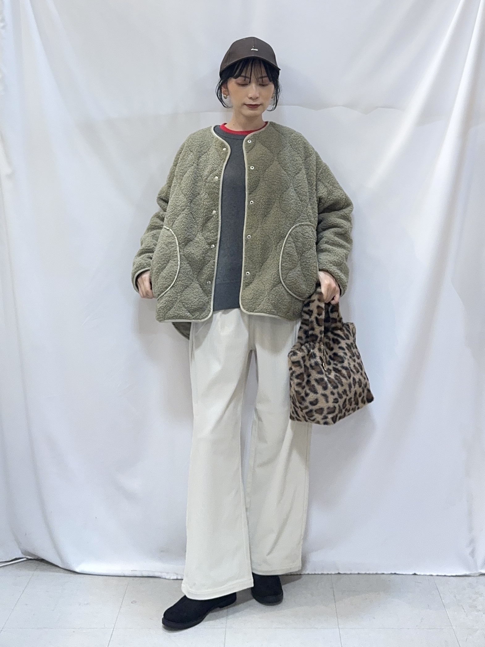 𝐇𝐢𝐫𝐨𝐦𝐢さんの「SHOO･LA･RUE｜【洗濯機可/リバーシブル/S-LL】2つの表情を楽しめる ボアキルトジャケット」を使ったコーディネート