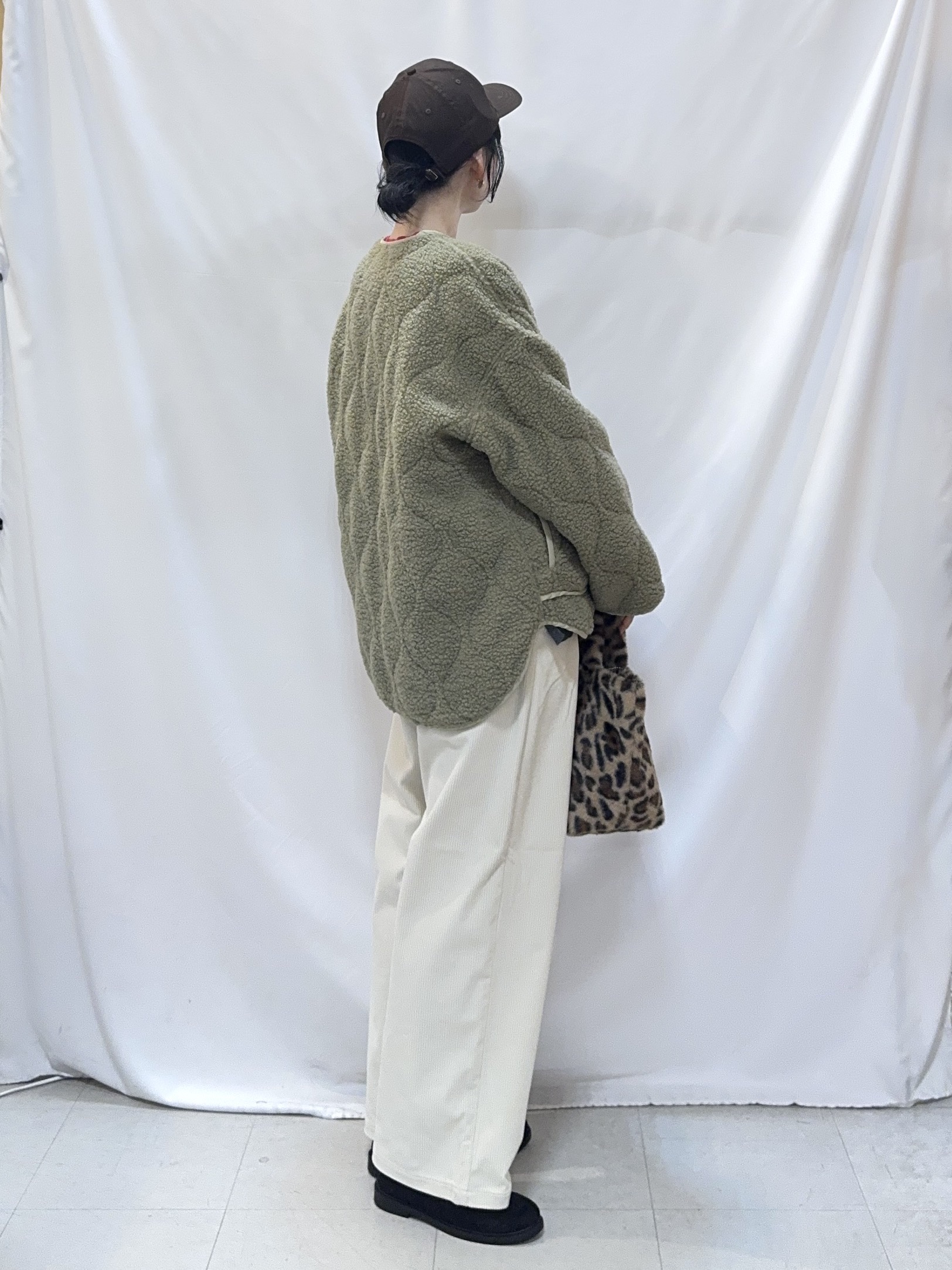 𝐇𝐢𝐫𝐨𝐦𝐢さんの「SHOO･LA･RUE｜【洗濯機可/リバーシブル/S-LL】2つの表情を楽しめる ボアキルトジャケット」を使ったコーディネート