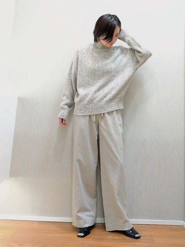 ミズタさんの「UNTITLED｜前後2WAYミックスツィードニット」を使ったコーディネート