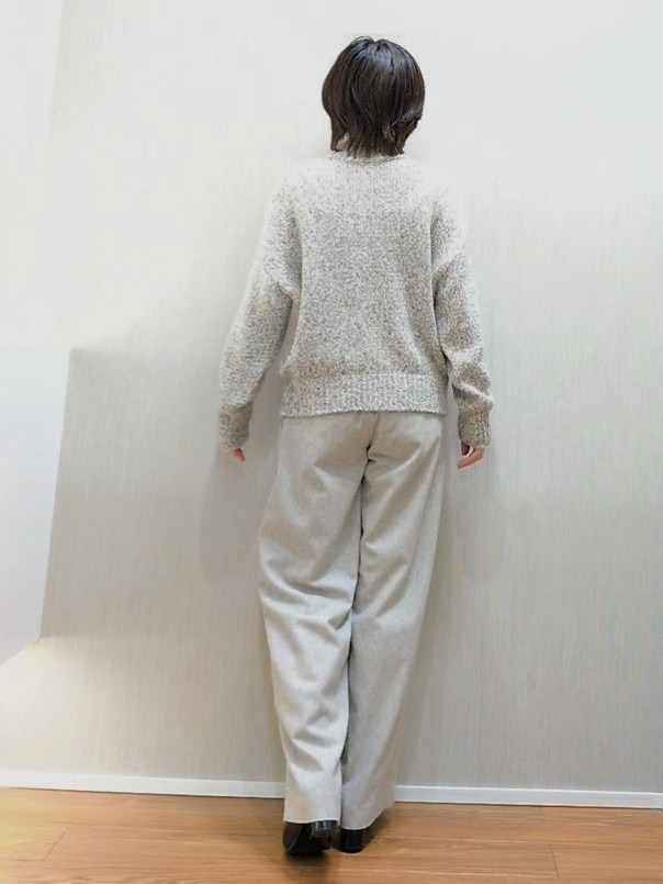 ミズタさんの「UNTITLED｜前後2WAYミックスツィードニット」を使ったコーディネート