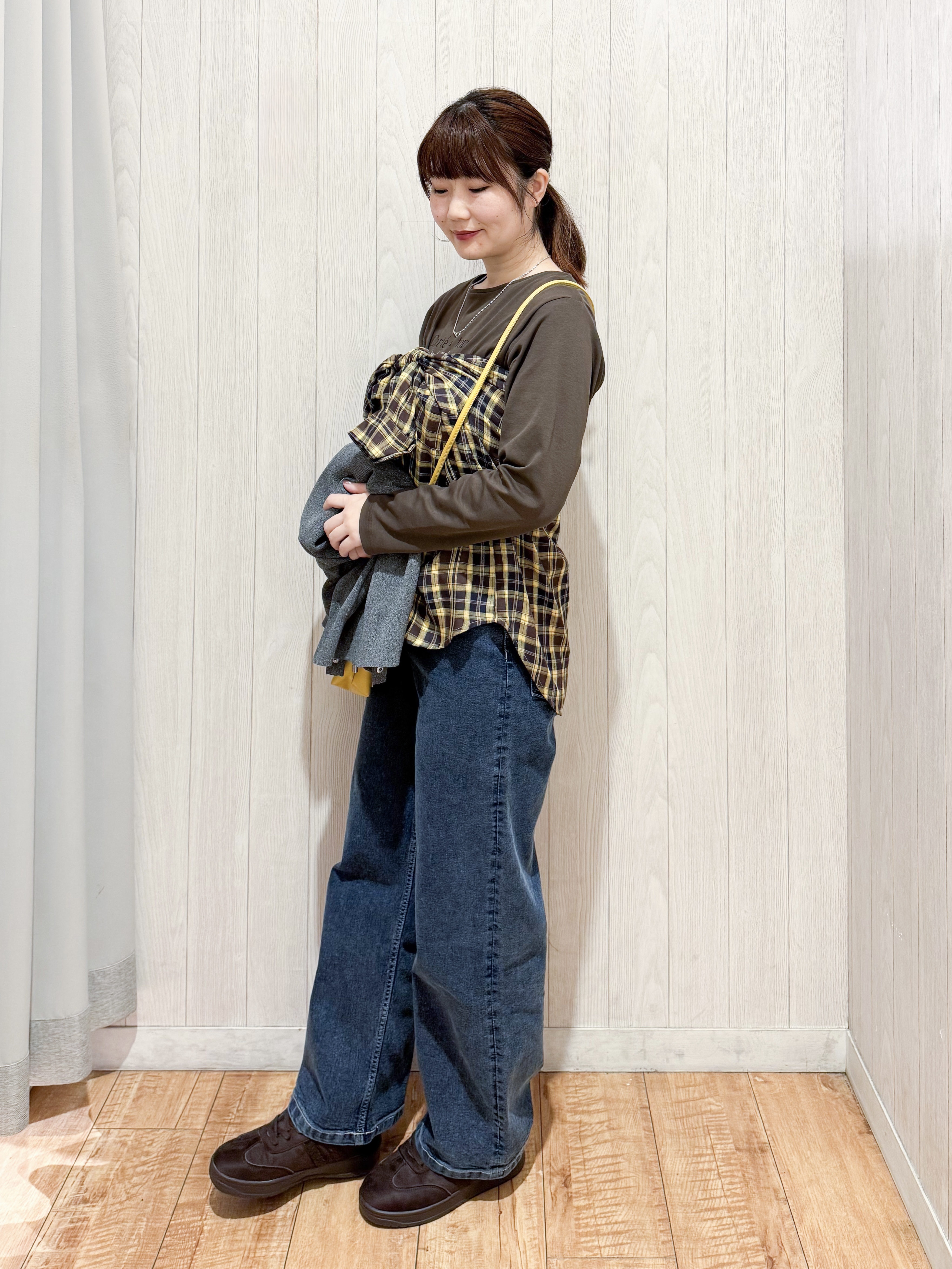 愛さんの「SHOO･LA･RUE｜【セットアップ可/洗濯機可】軽やかに羽織れる スポンディッシュ ニットカーディガン」を使ったコーディネート