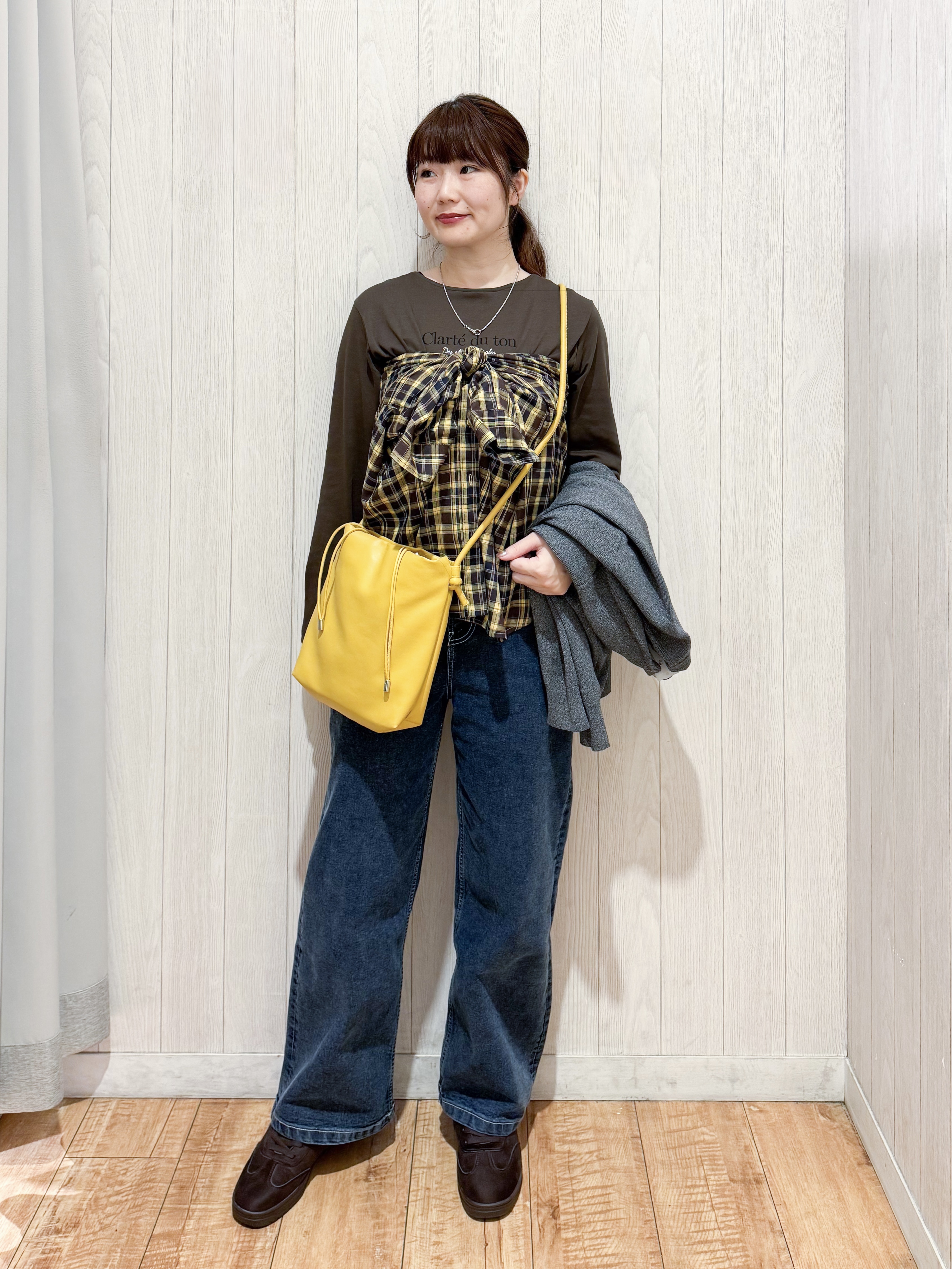 愛さんの「SHOO･LA･RUE｜【セットアップ可/洗濯機可】軽やかに羽織れる スポンディッシュ ニットカーディガン」を使ったコーディネート