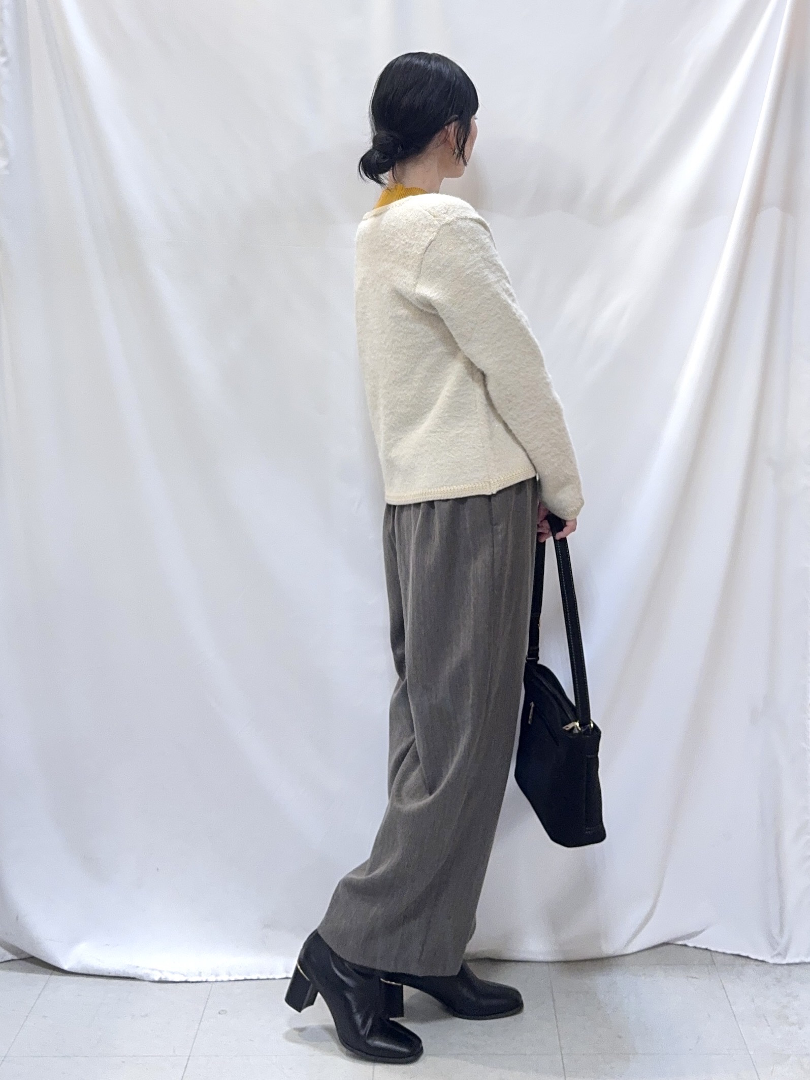 𝐇𝐢𝐫𝐨𝐦𝐢さんの「SHOO･LA･RUE｜【洗濯機可/S-LL】ふわふわシャギー金釦カーディガン」を使ったコーディネート