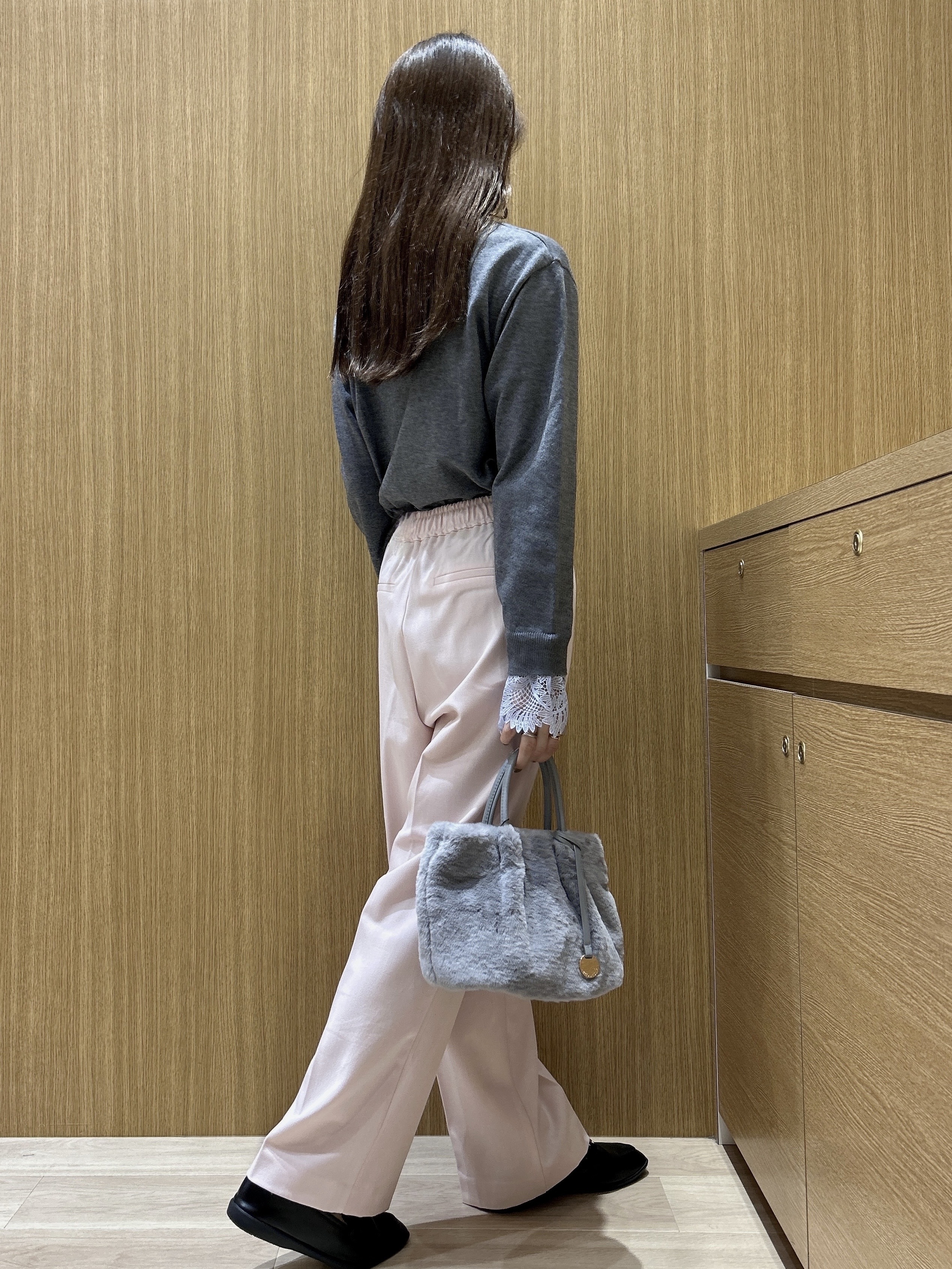 maiさんの「OPAQUE.CLIP｜袖口レースドッキングニット【洗濯機OK】」を使ったコーディネート