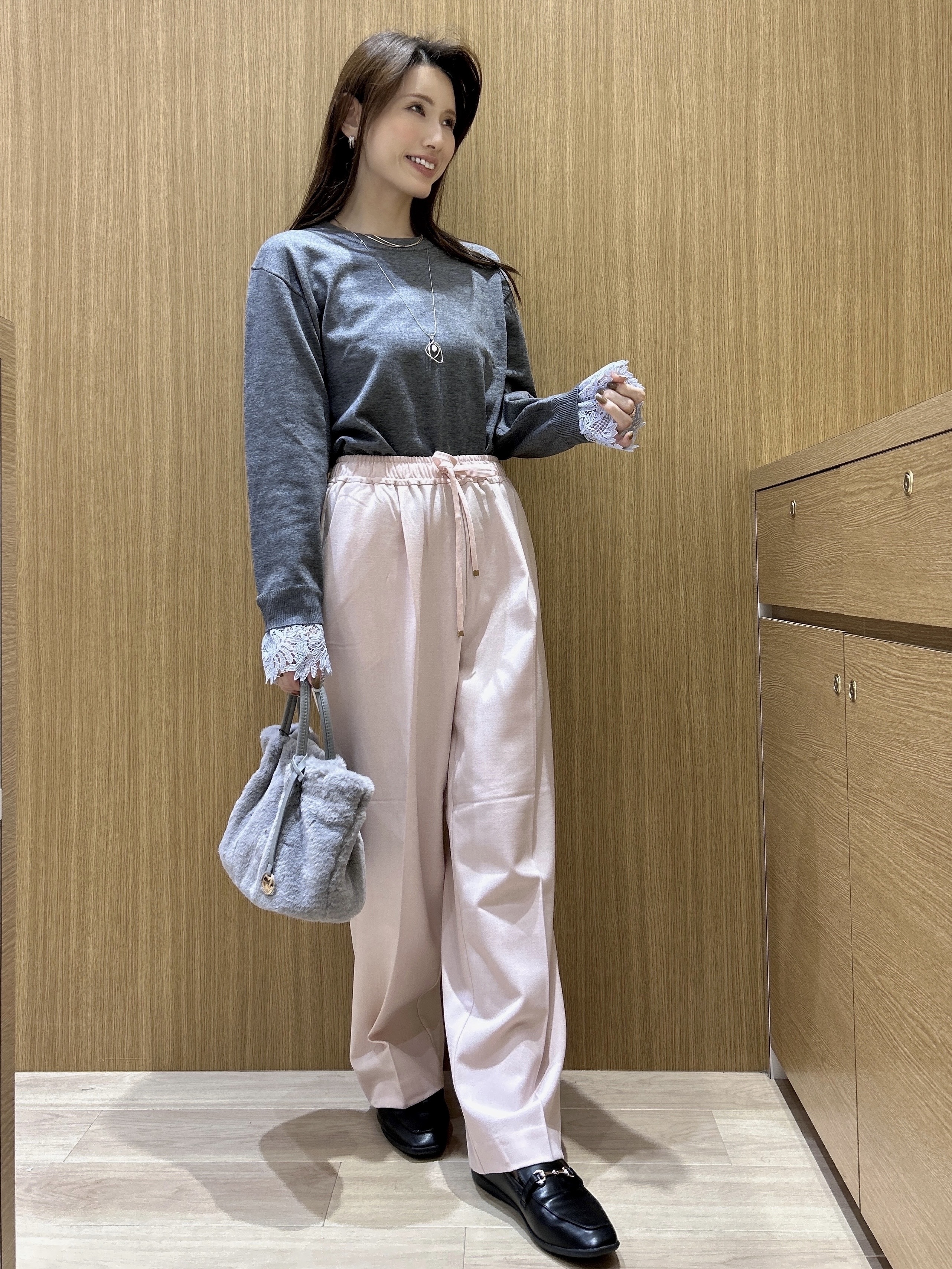 maiさんの「OPAQUE.CLIP｜袖口レースドッキングニット【洗濯機OK】」を使ったコーディネート