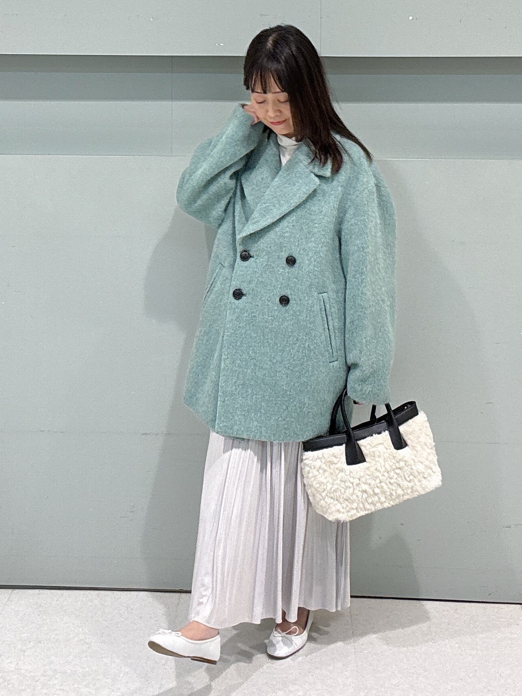 makiさんの「UNTITLED｜シャギーダブルコート」を使ったコーディネート