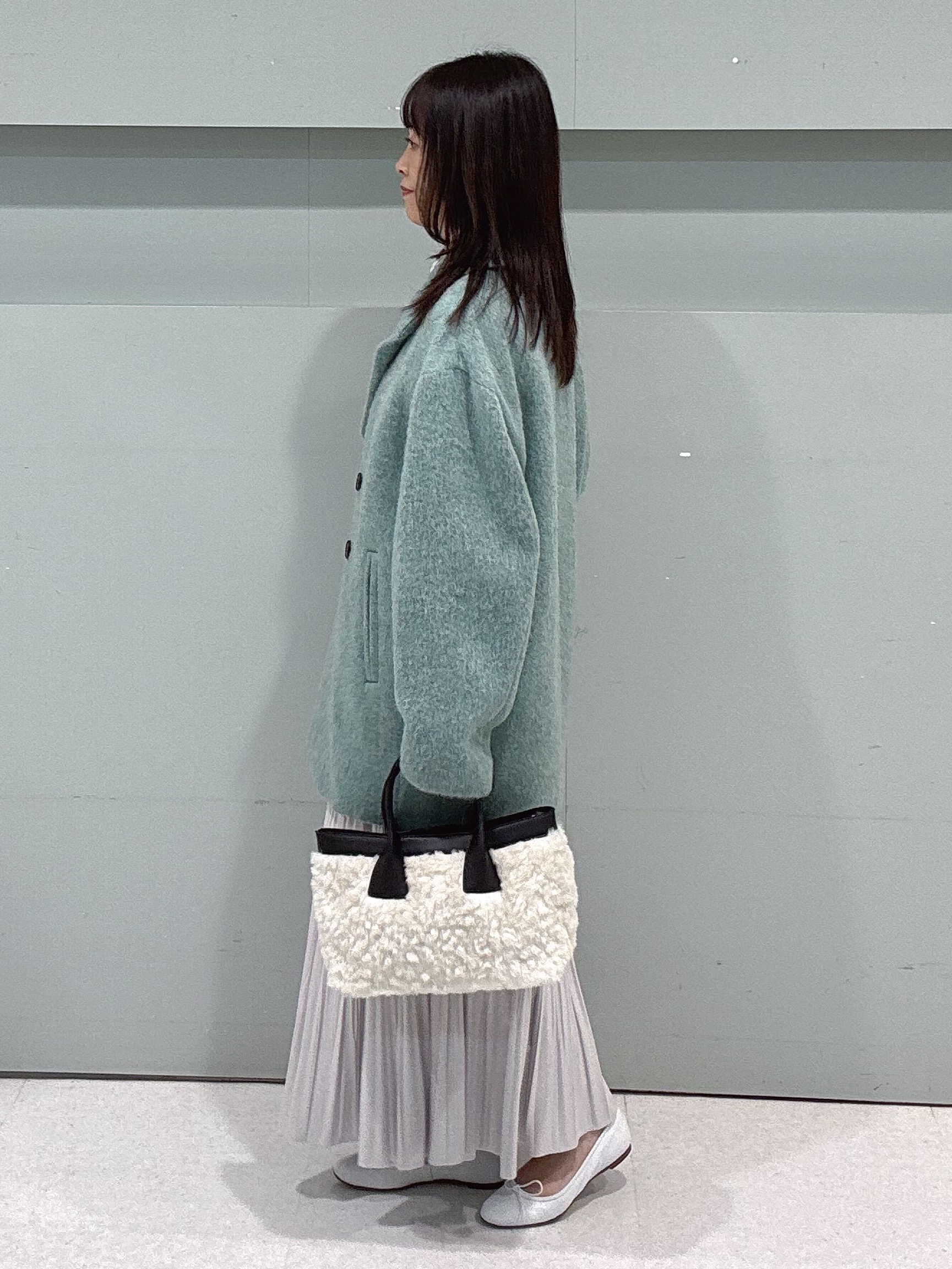 makiさんの「UNTITLED｜シャギーダブルコート」を使ったコーディネート