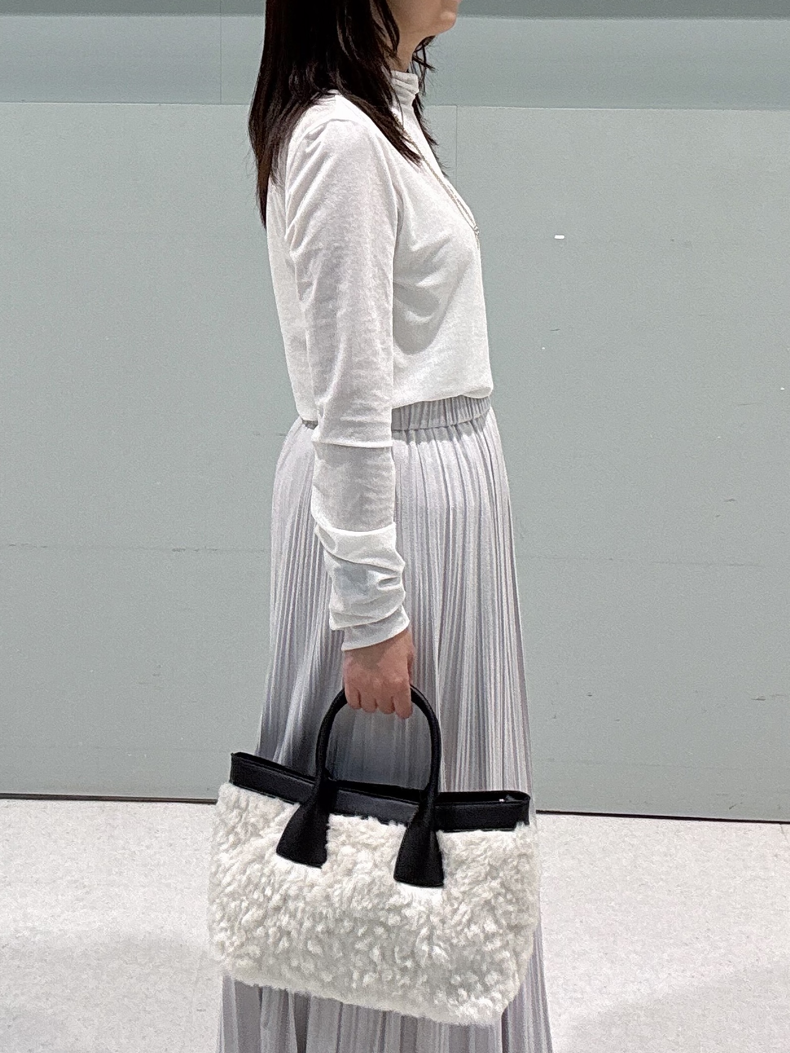 makiさんの「UNTITLED｜シャギーダブルコート」を使ったコーディネート