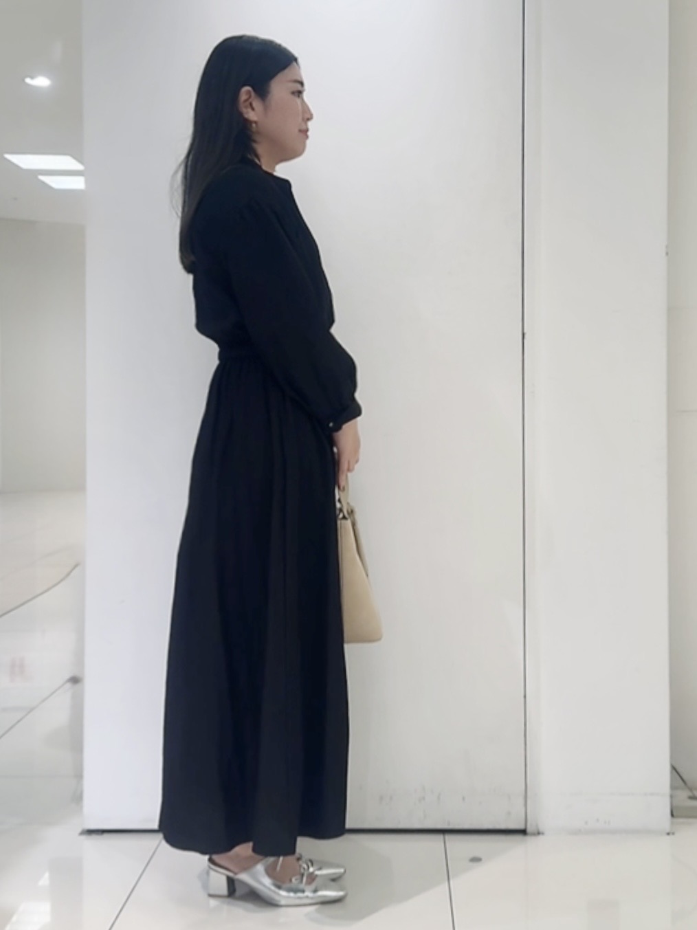 なかじさんの「UNTITLED｜ドレープワンピース」を使ったコーディネート